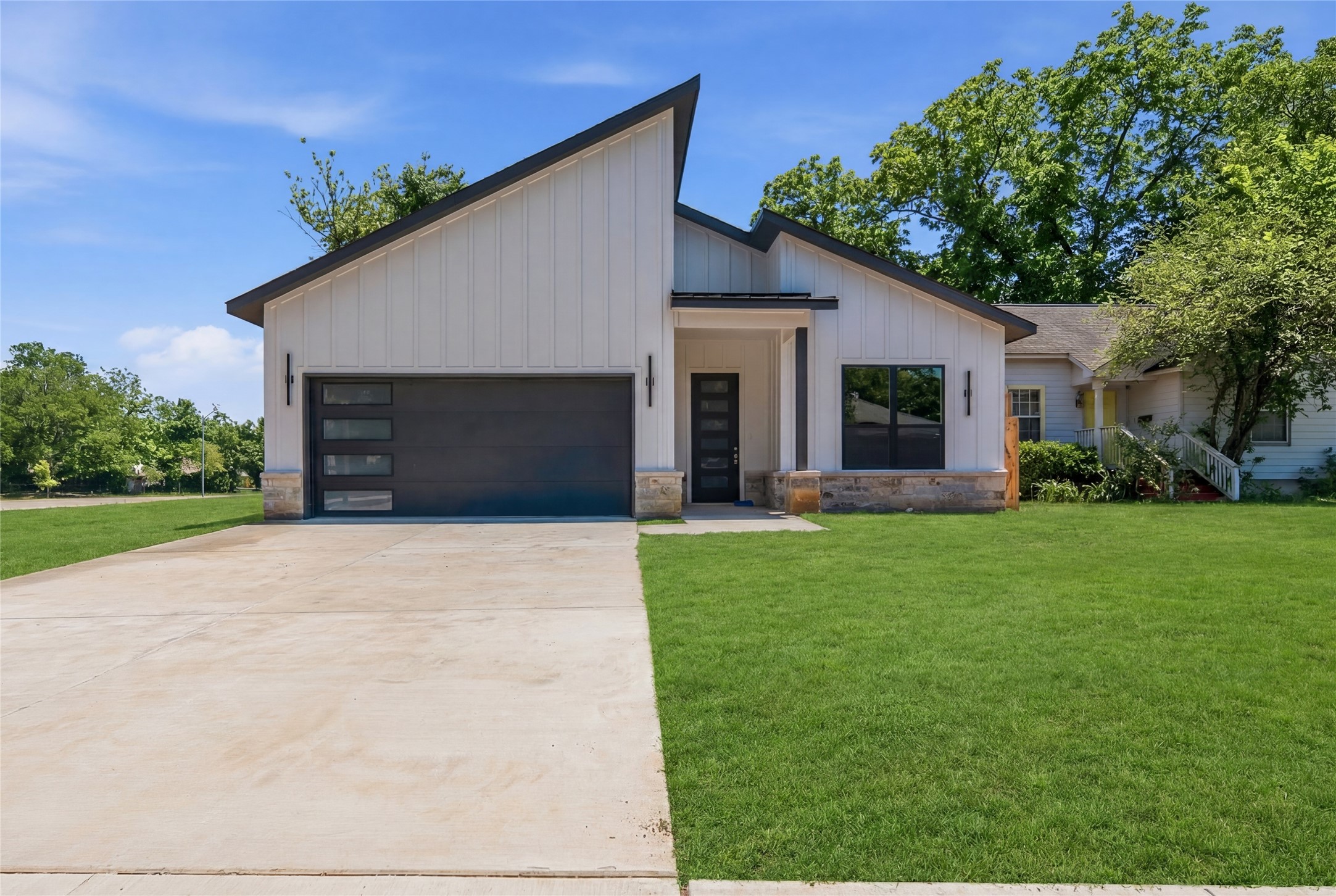 1736 Stoneman Street Dallas TX 75215