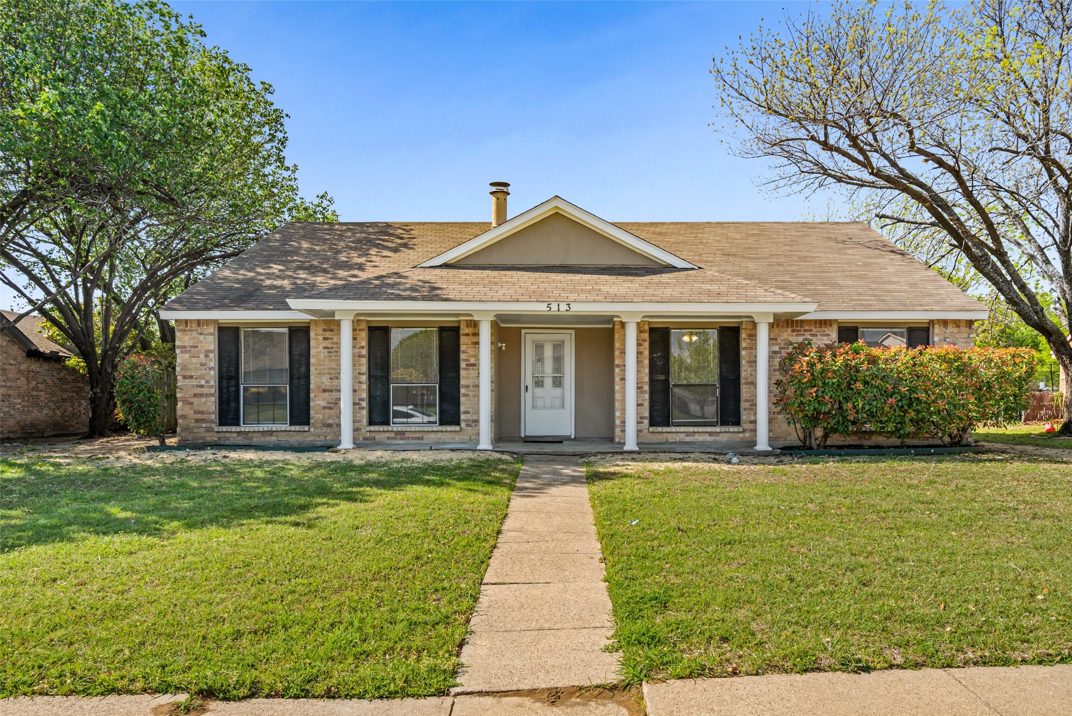 513 Beechwood Drive Grand Prairie TX 75052