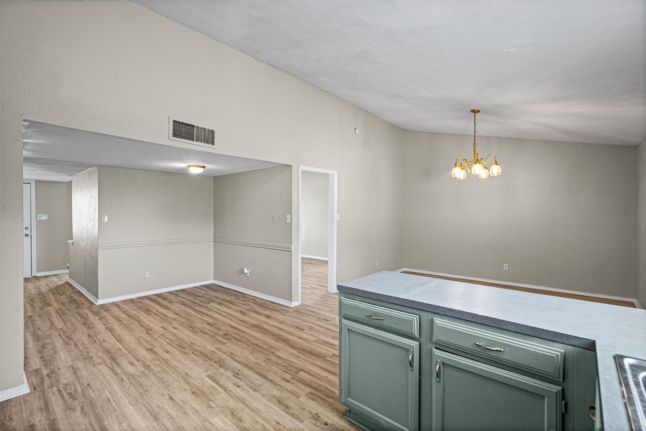 513 Beechwood Drive Grand Prairie TX 75052