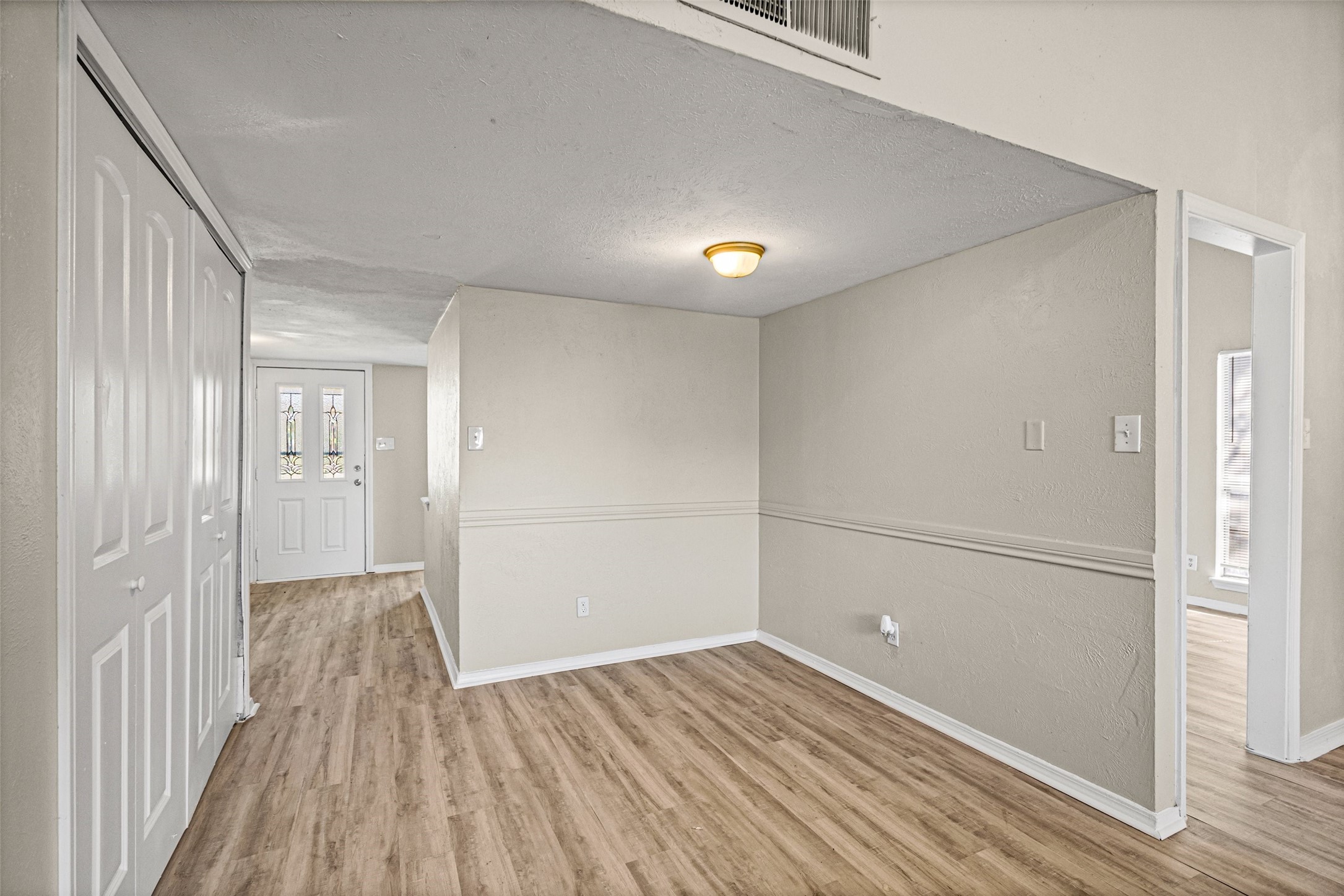 513 Beechwood Drive Grand Prairie TX 75052
