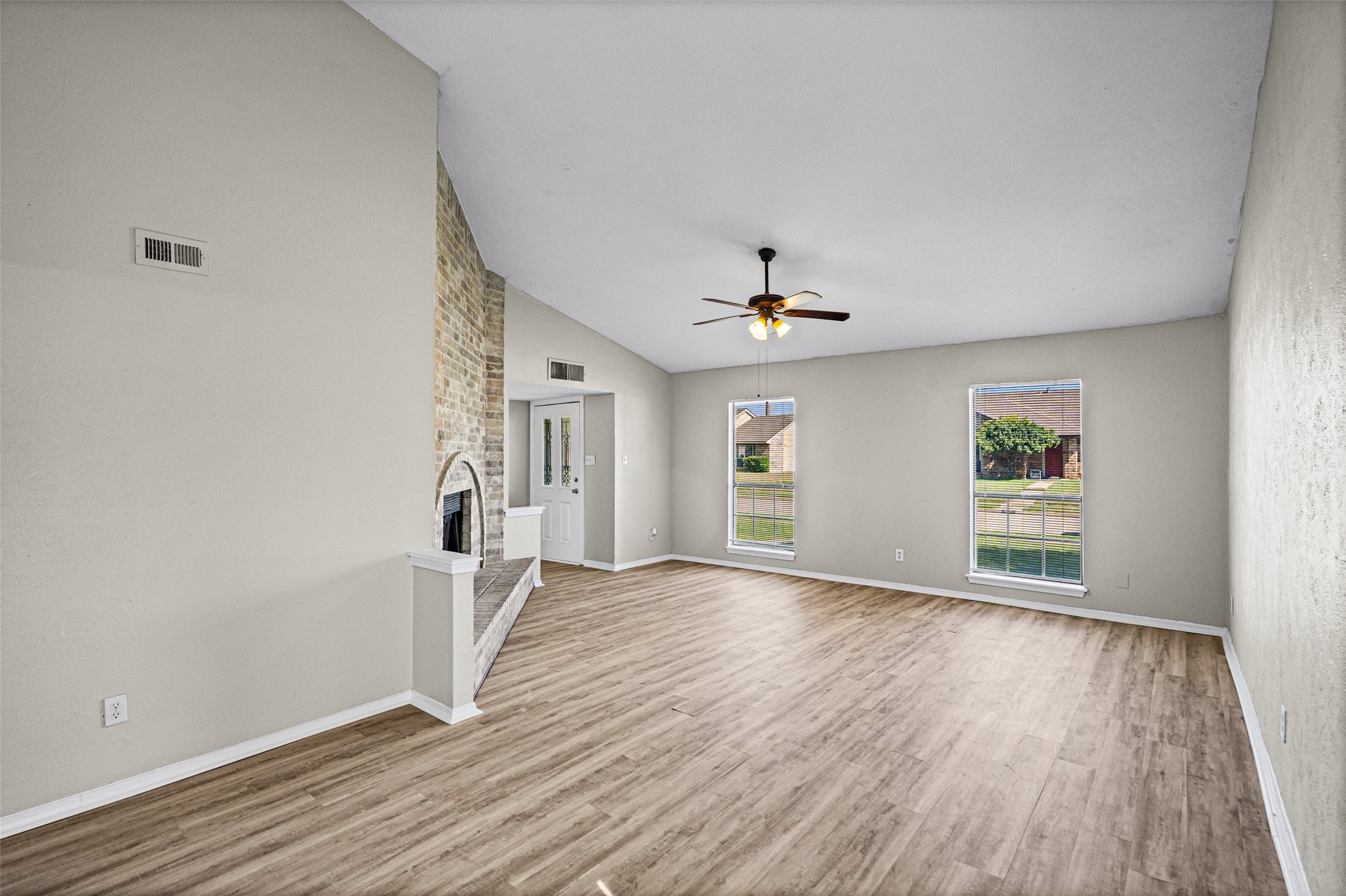 513 Beechwood Drive Grand Prairie TX 75052