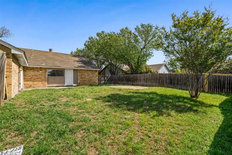 513 Beechwood Drive Grand Prairie TX 75052