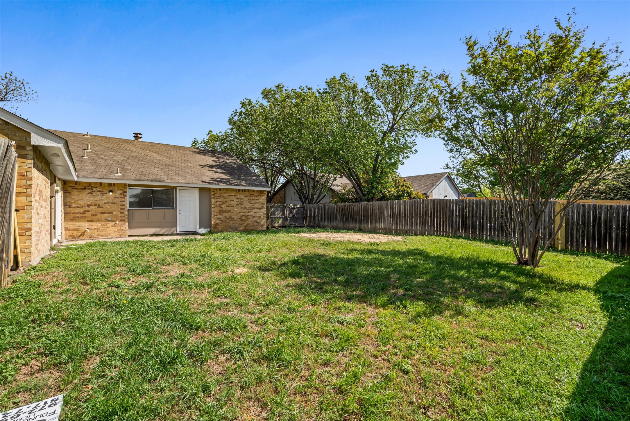 513 Beechwood Drive Grand Prairie TX 75052