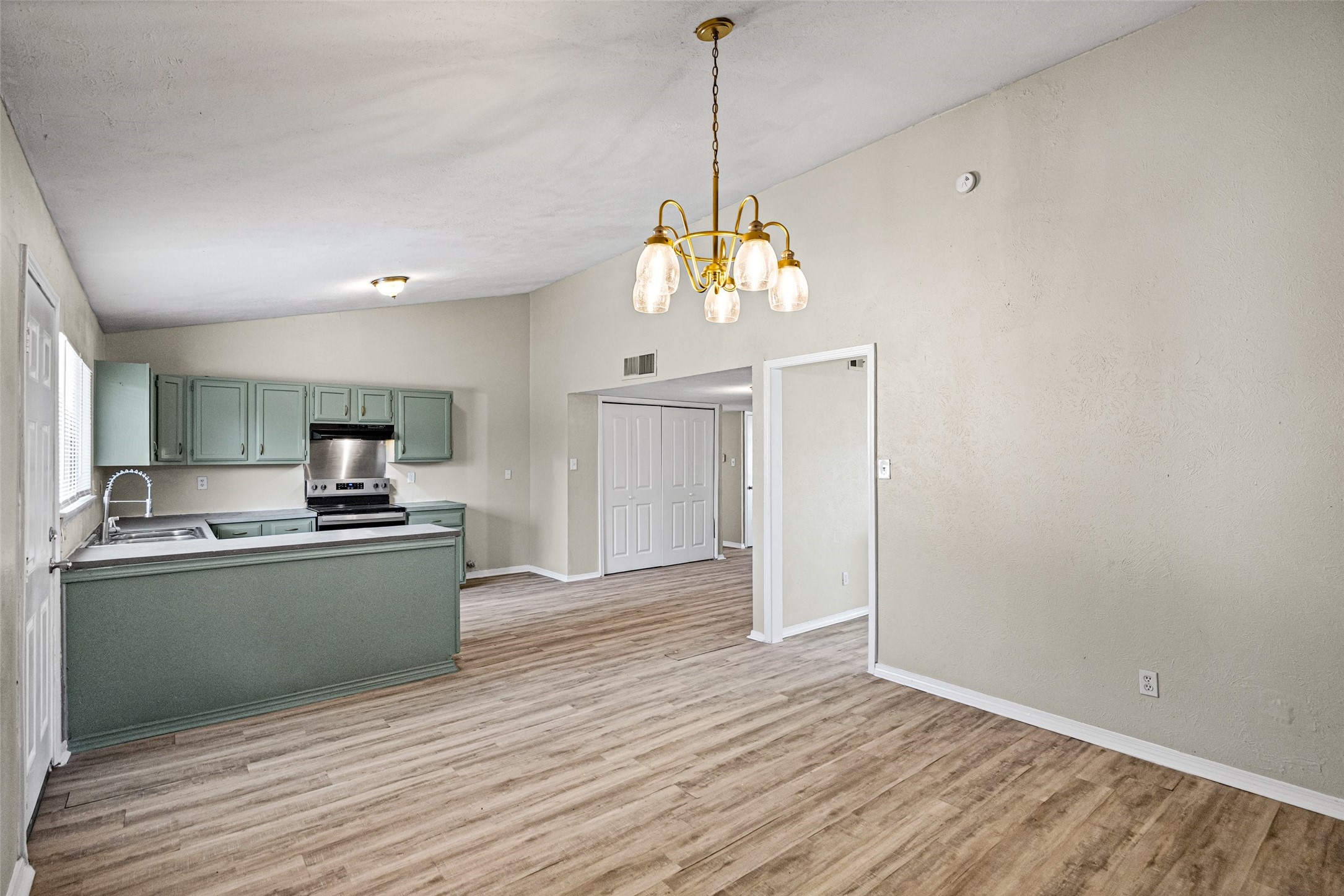 513 Beechwood Drive Grand Prairie TX 75052