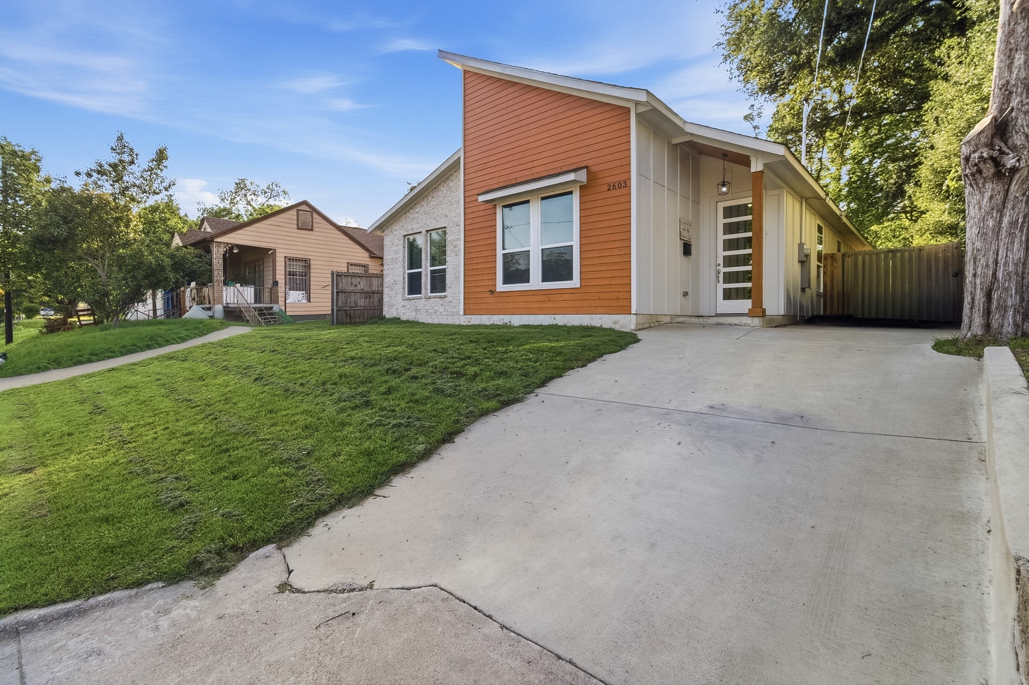 2603 Pine Street Dallas TX 75215