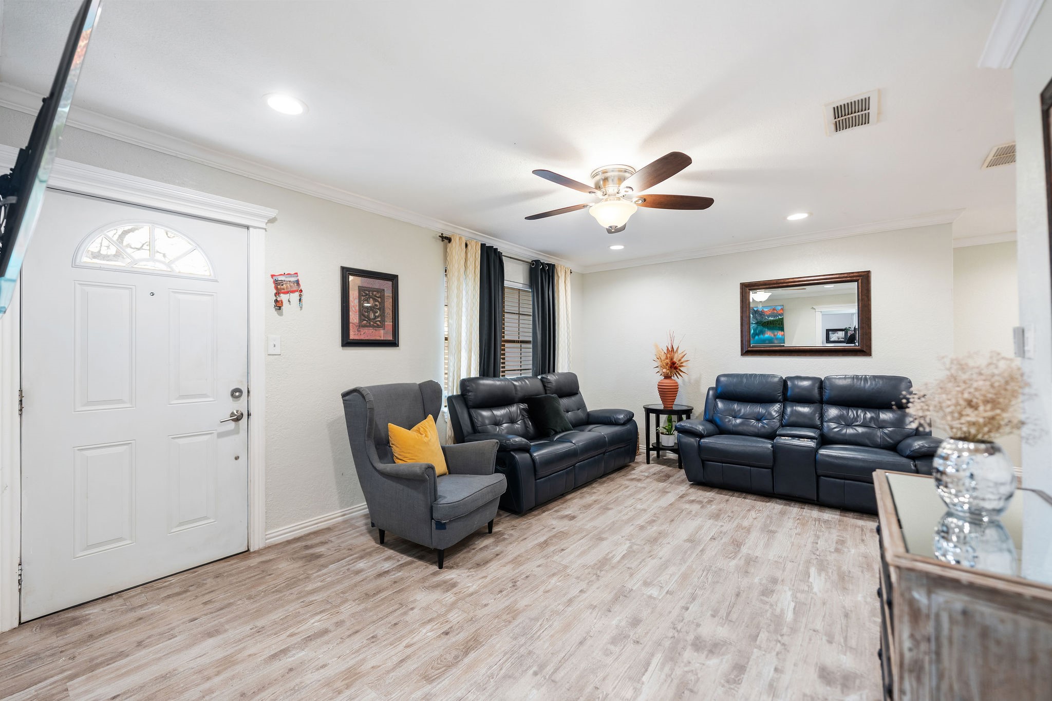 1202 W Strong Parkway Grand Prairie TX 75050