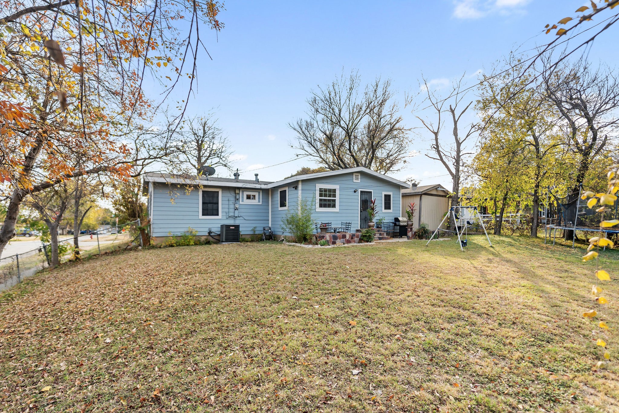 1202 W Strong Parkway Grand Prairie TX 75050