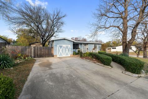 1202 W Strong Parkway Grand Prairie TX 75050