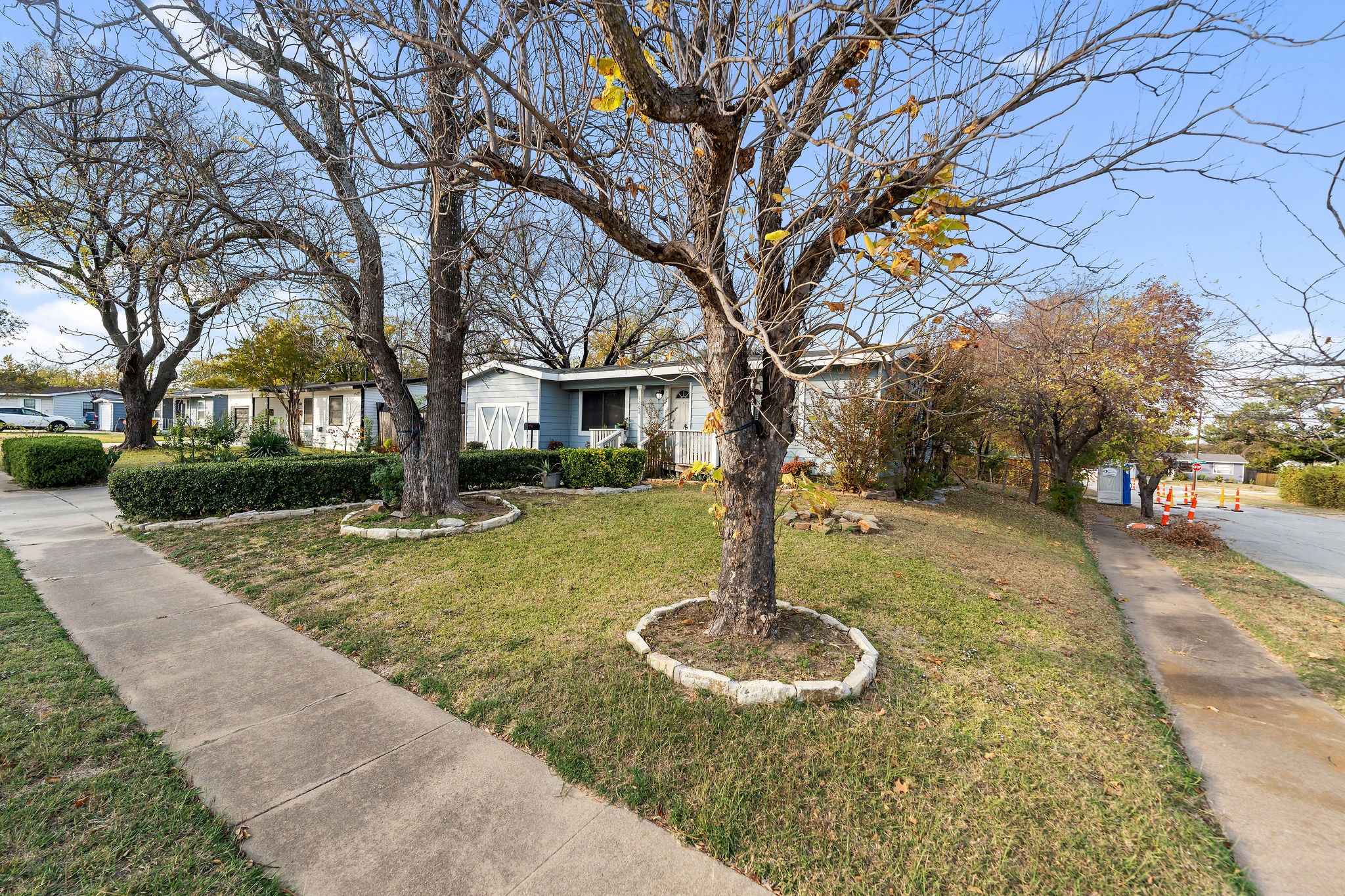 1202 W Strong Parkway Grand Prairie TX 75050