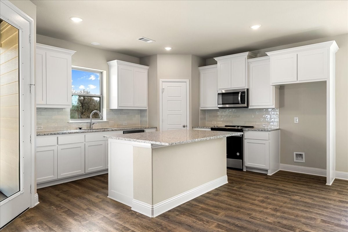 1045 Leo Lane Poolville TX 76487