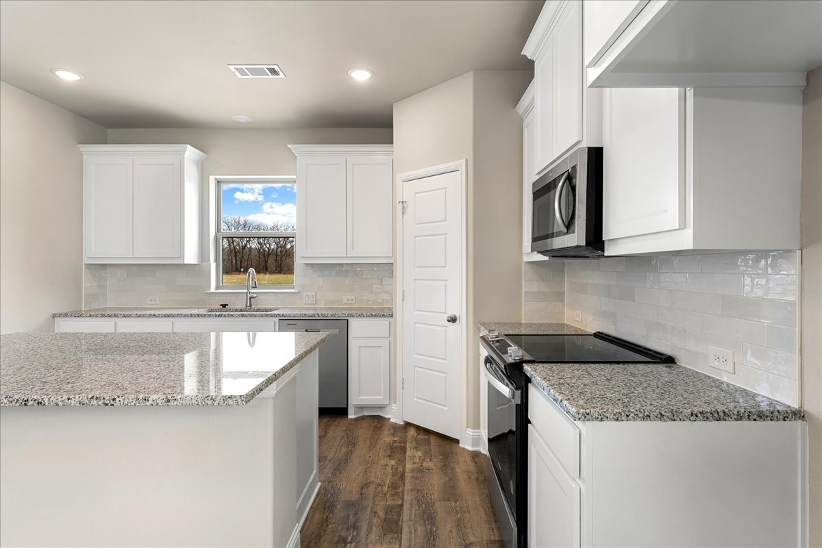 1045 Leo Lane Poolville TX 76487