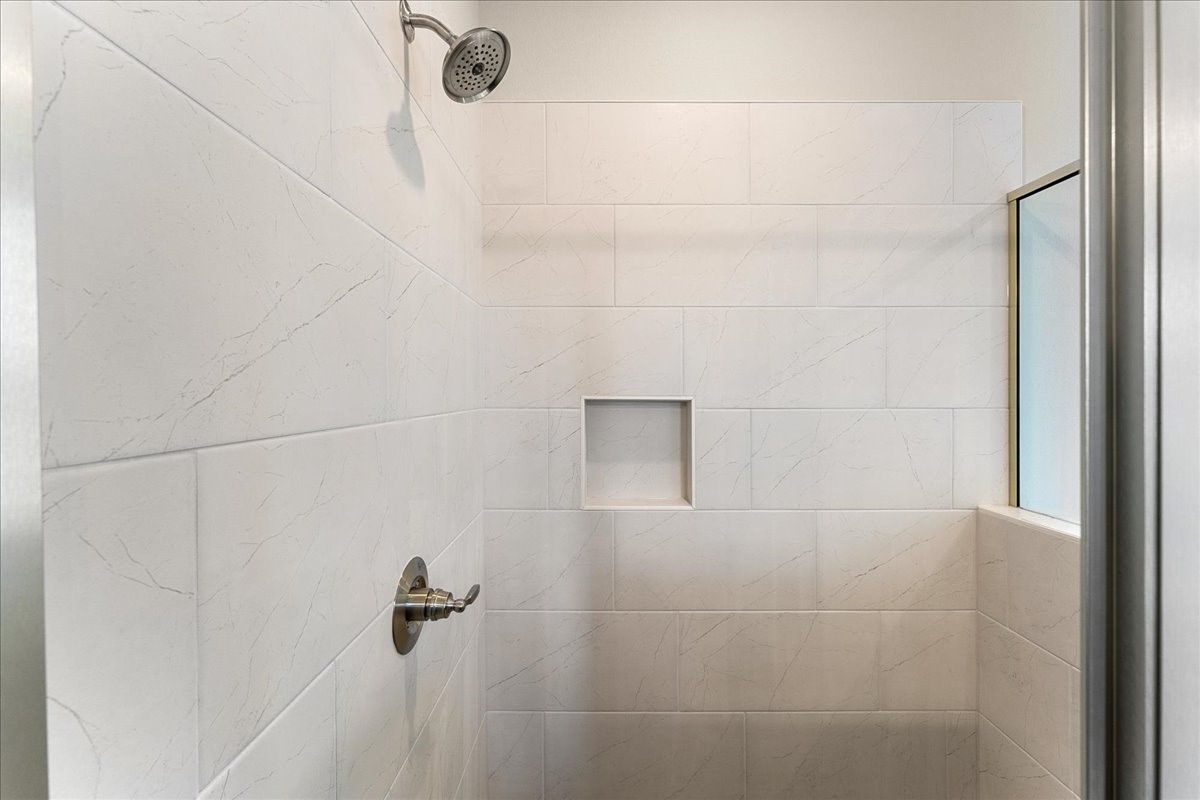 1045 Leo Lane Poolville TX 76487