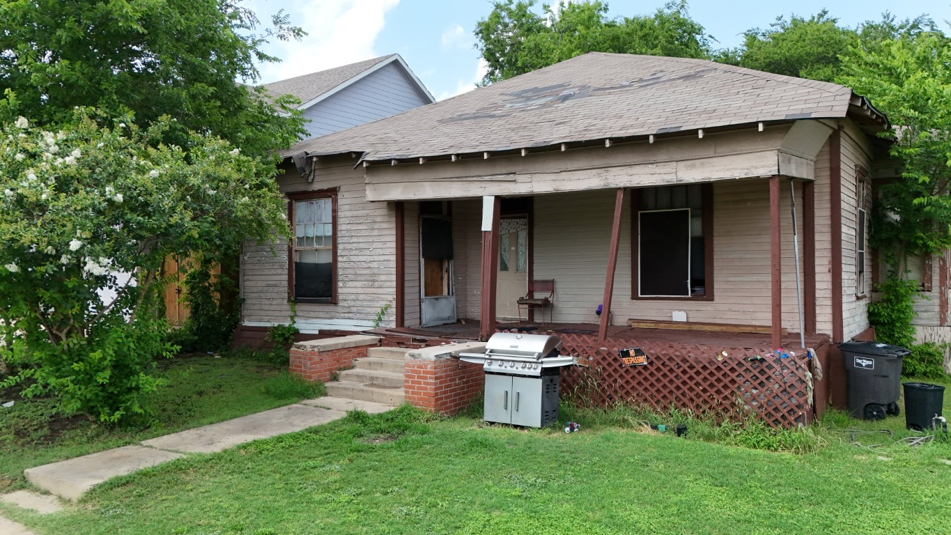 1713 E Tucker Street Fort Worth TX 76104