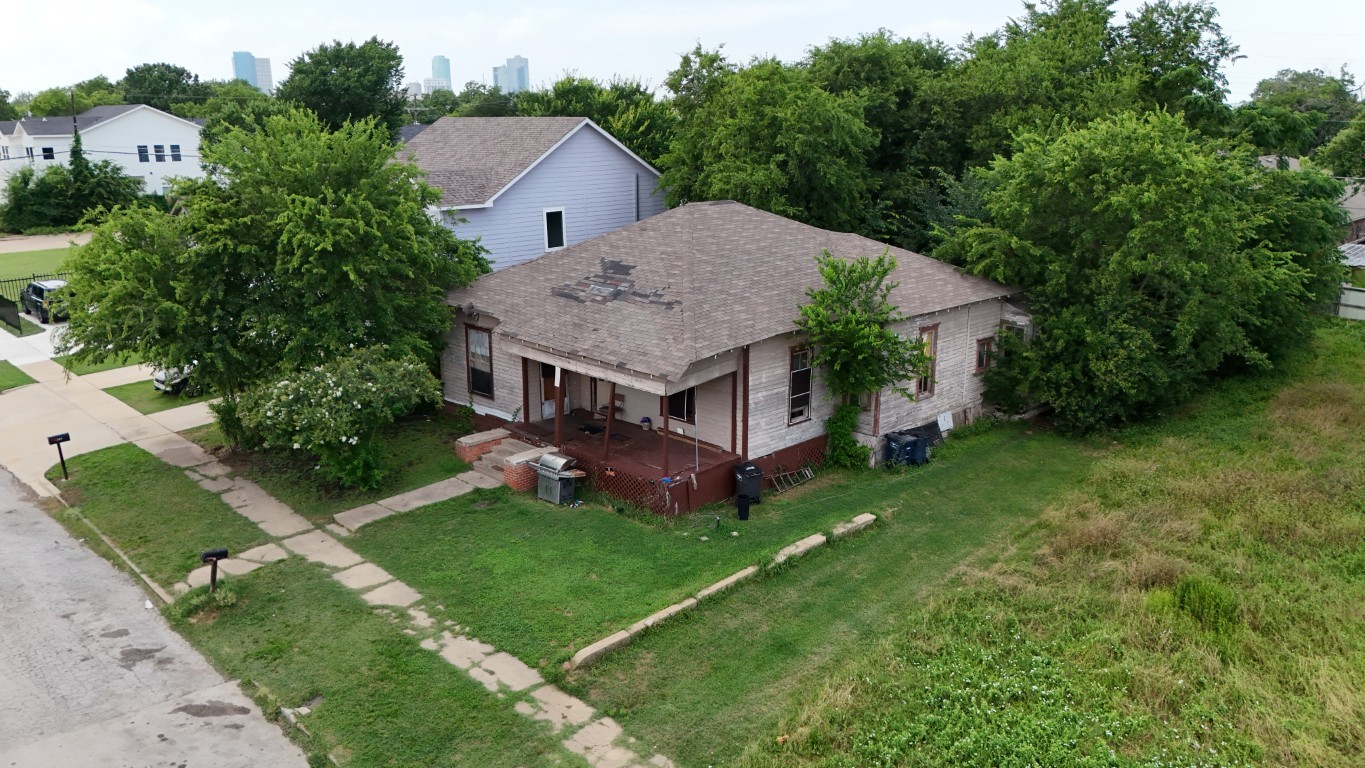 1713 E Tucker Street Fort Worth TX 76104