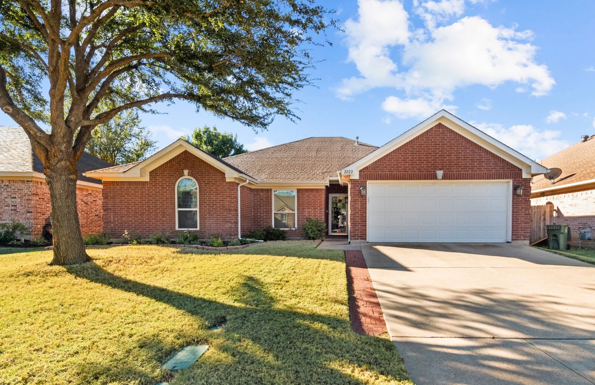 2222 Park Hurst Drive Arlington TX 76001