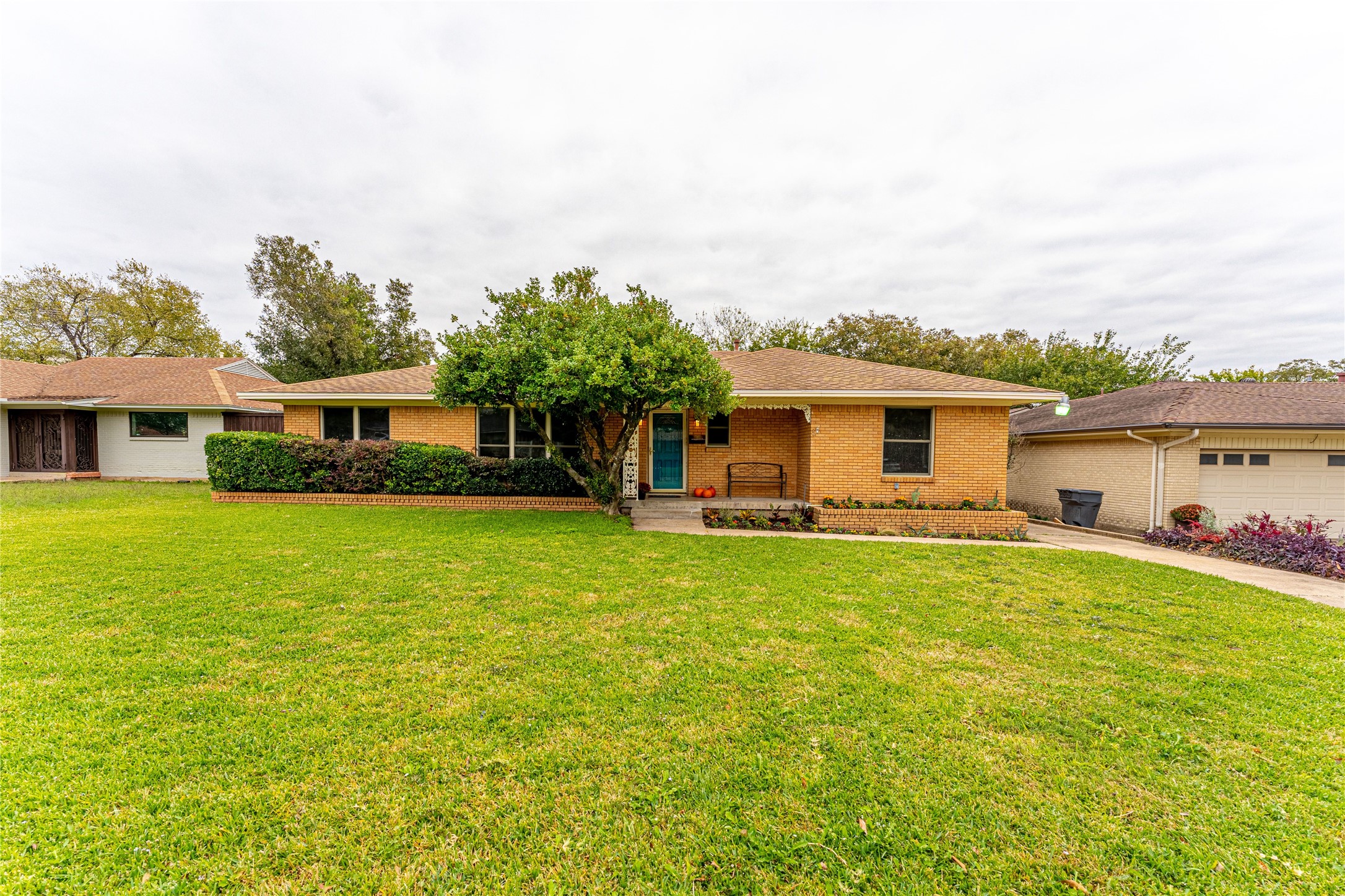 318 N Brighton Avenue Dallas TX 75208