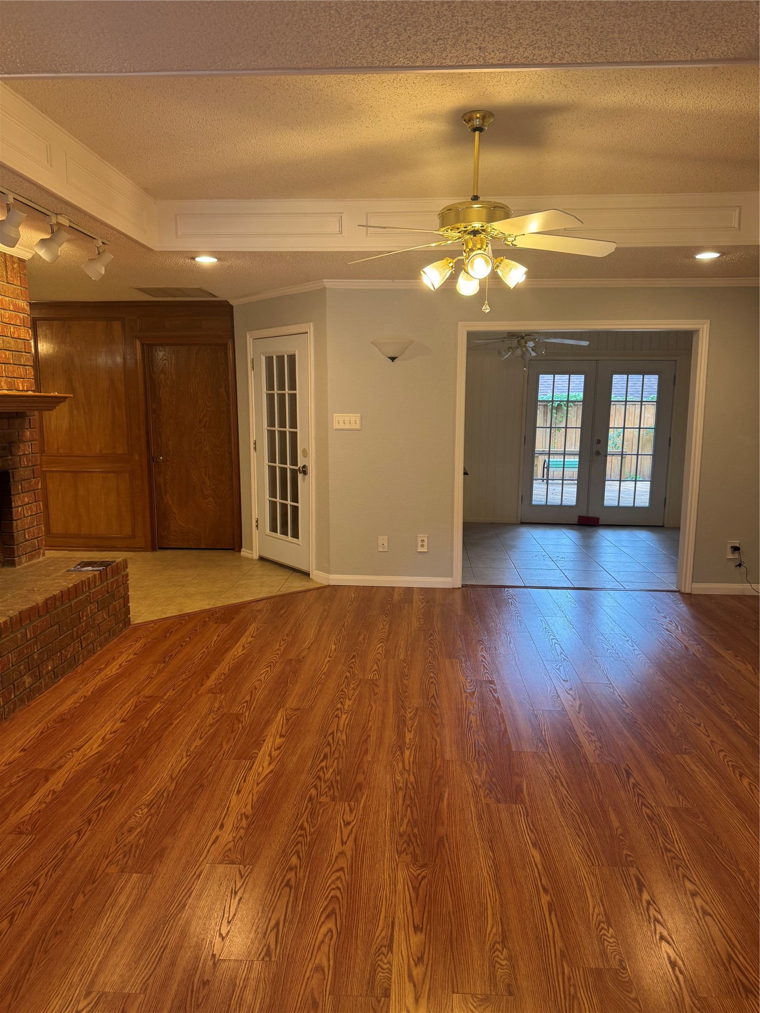 713 Ashley Drive Hurst TX 76054
