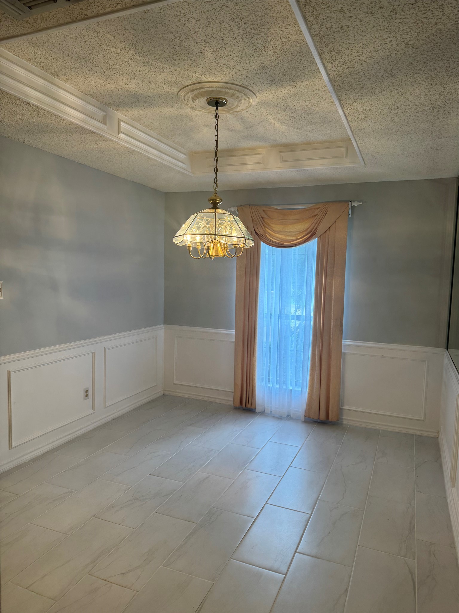 713 Ashley Drive Hurst TX 76054