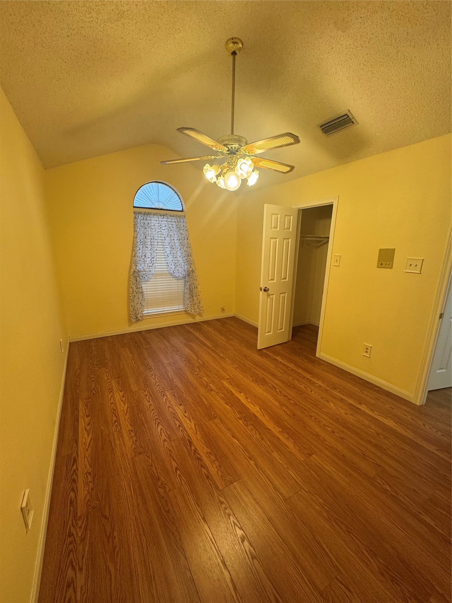 713 Ashley Drive Hurst TX 76054
