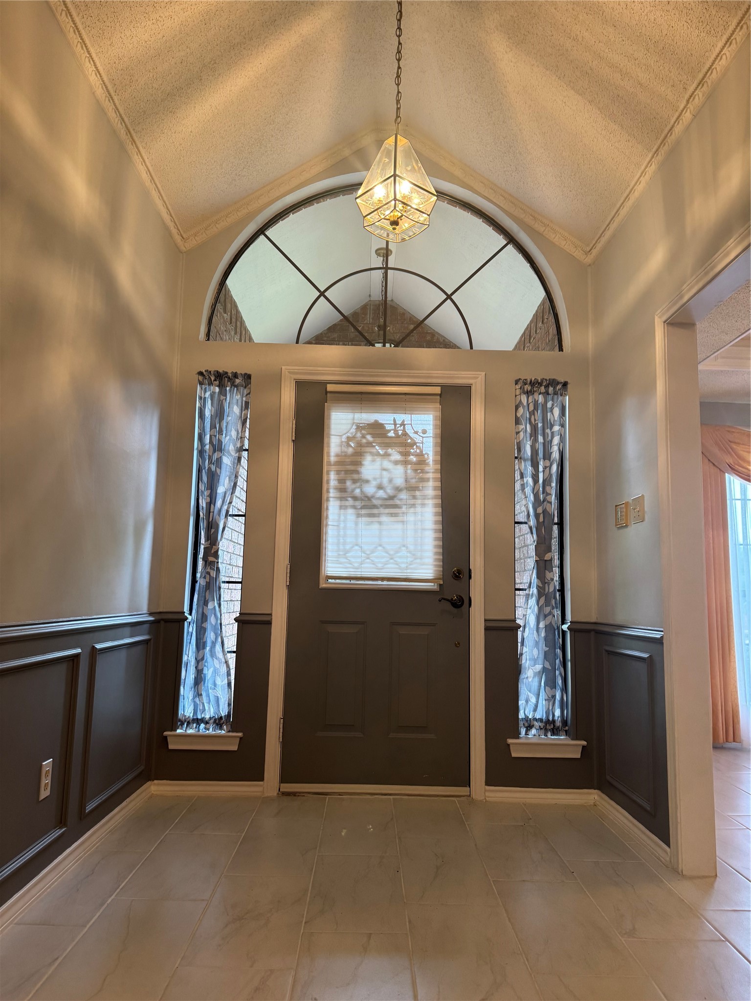 713 Ashley Drive Hurst TX 76054
