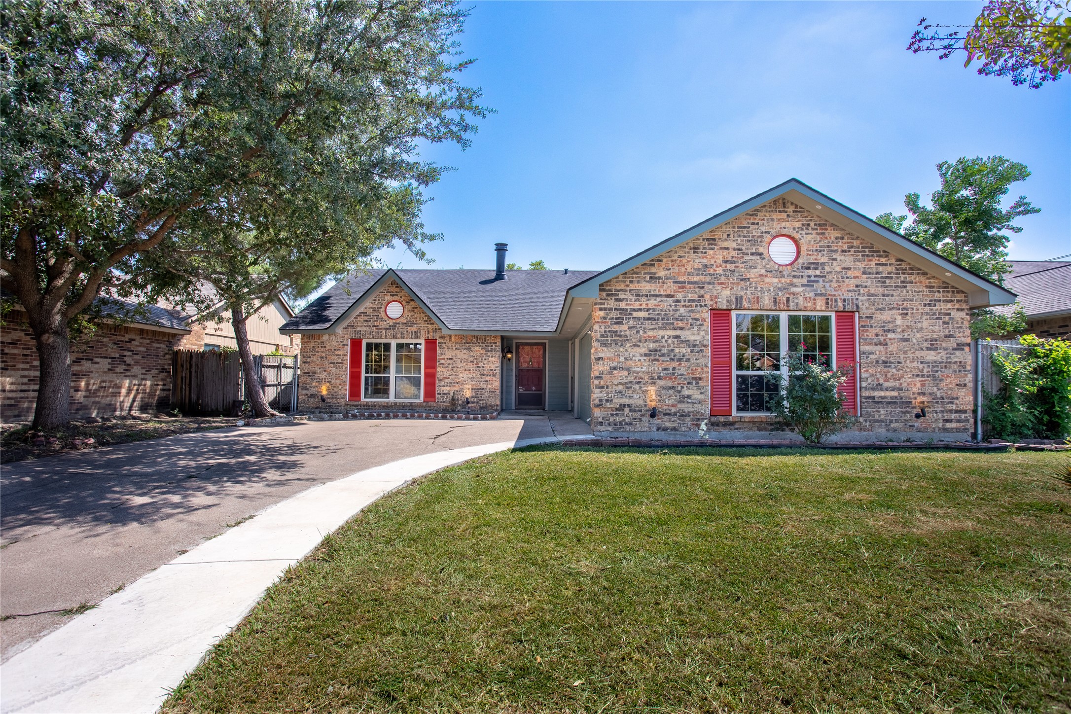 1717 Lewis Trail Grand Prairie TX 75052