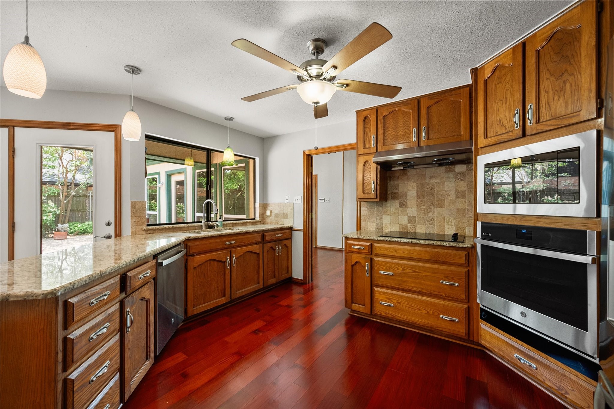 4503 Lake Park Drive Arlington TX 76016