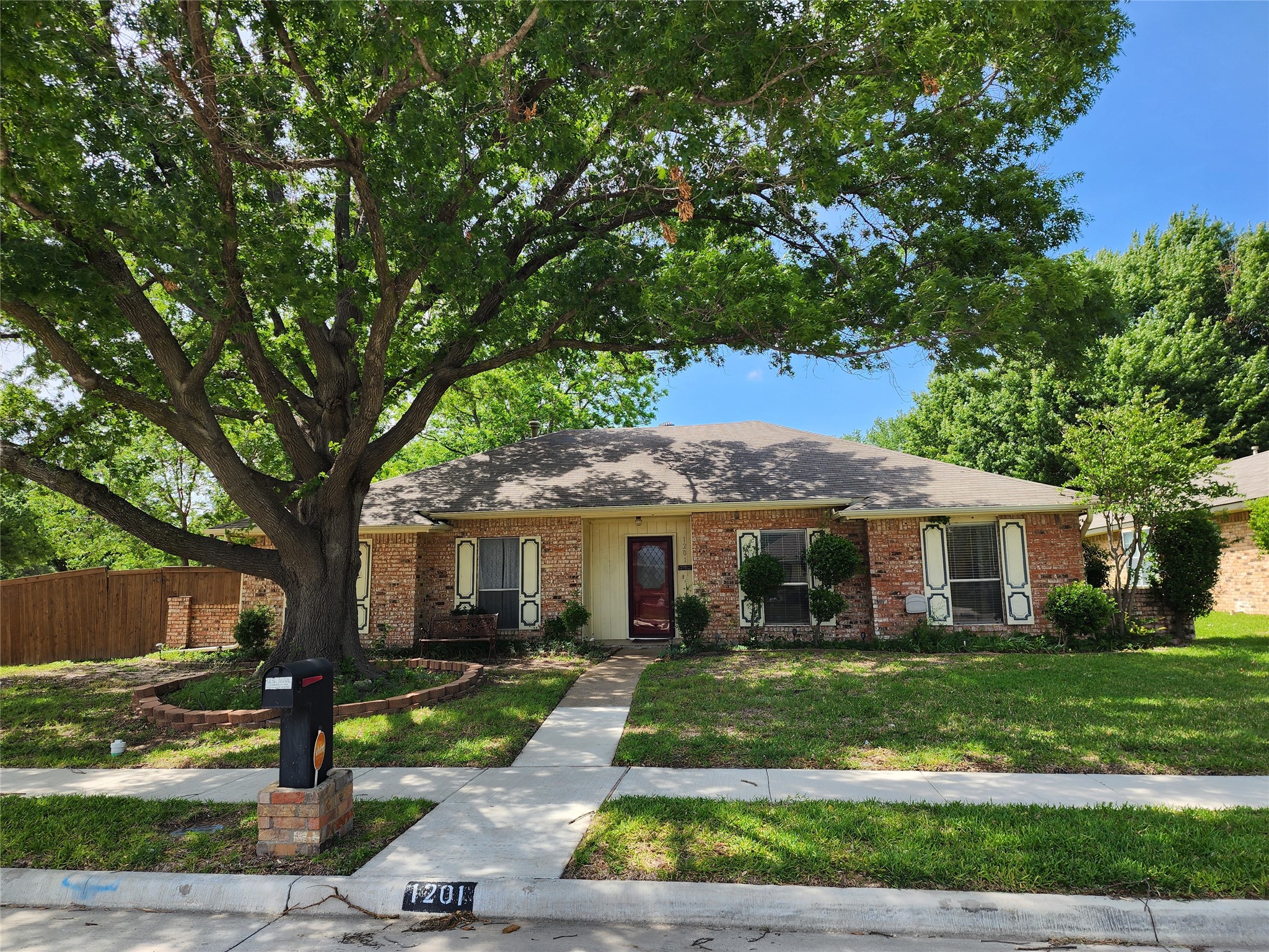 1201 Dandelion Drive Garland TX 75043