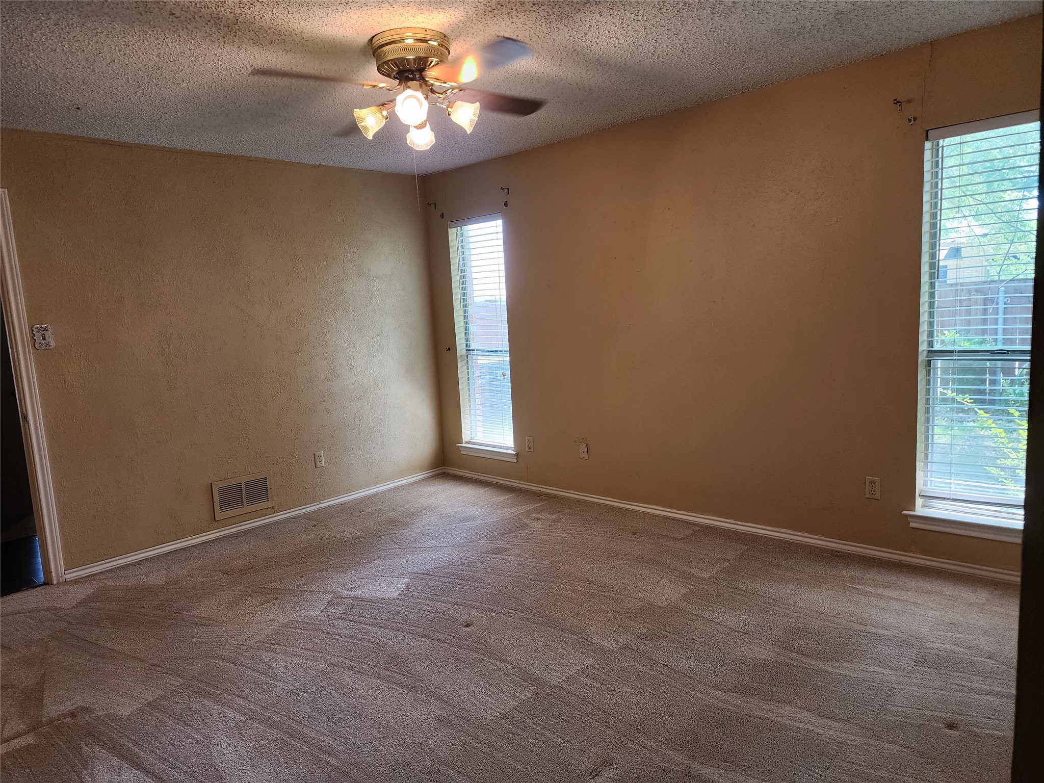 1201 Dandelion Drive Garland TX 75043
