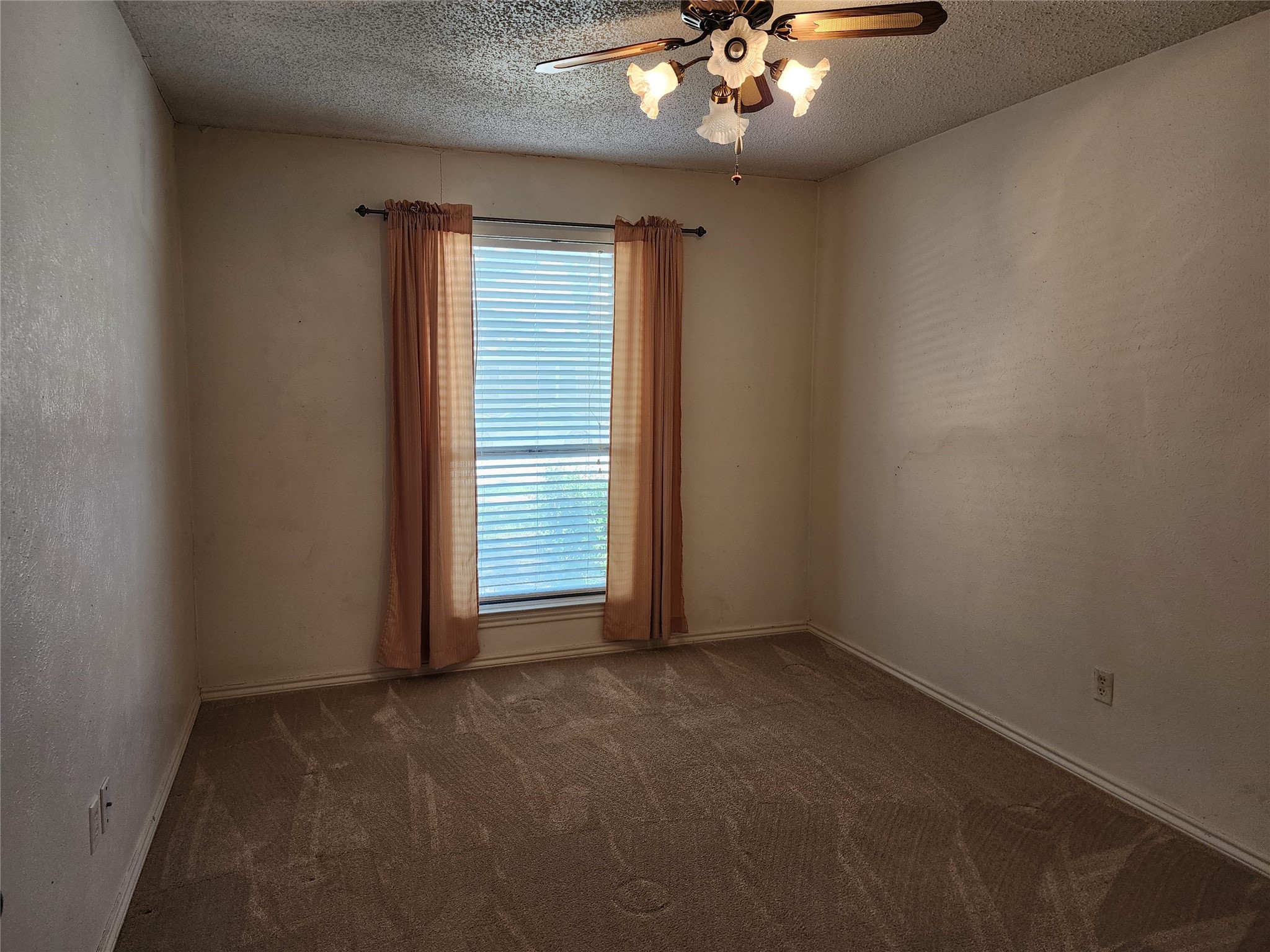 1201 Dandelion Drive Garland TX 75043