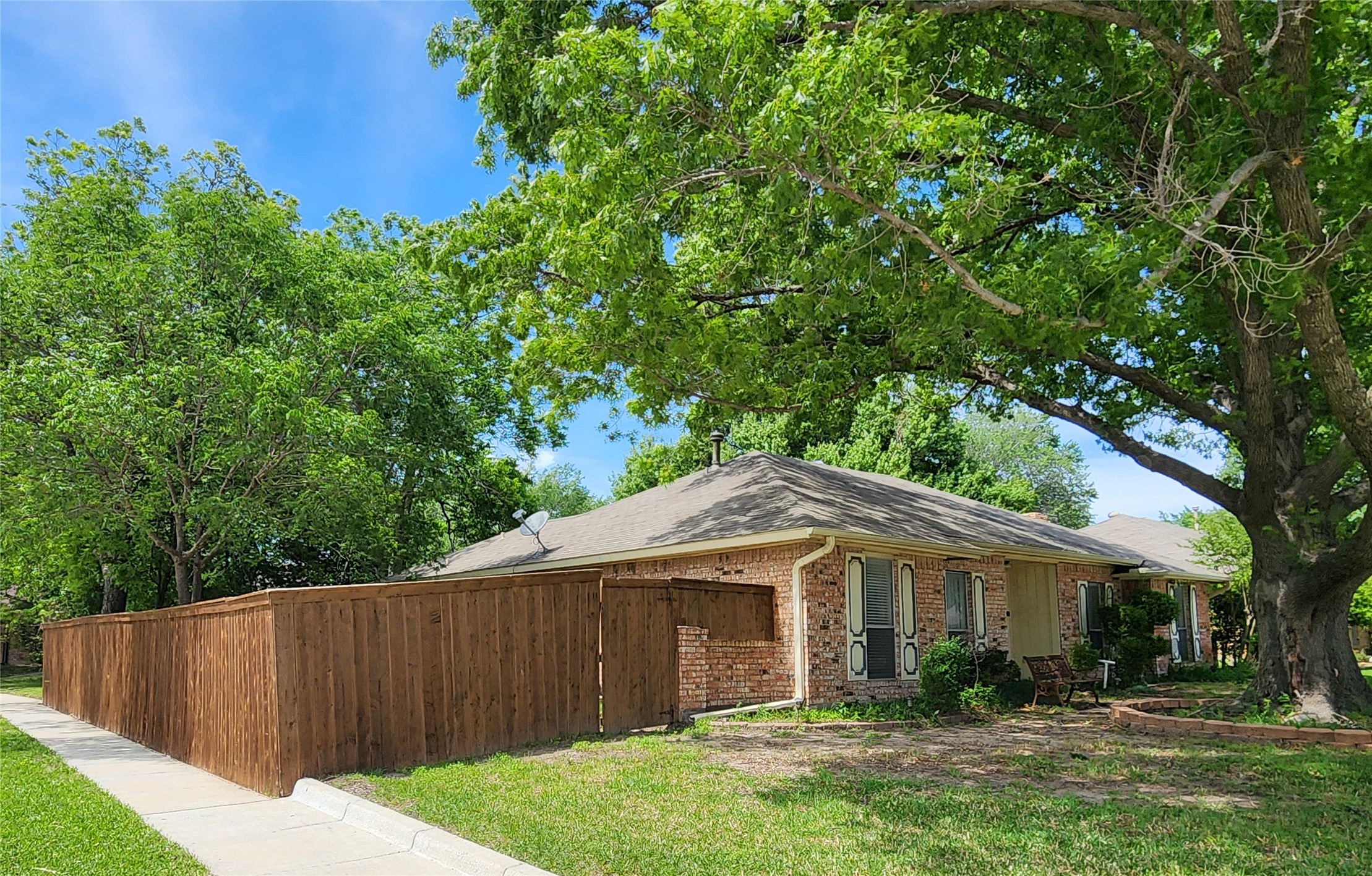 1201 Dandelion Drive Garland TX 75043
