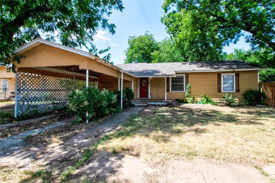 402 Wood Street Winters TX 79567