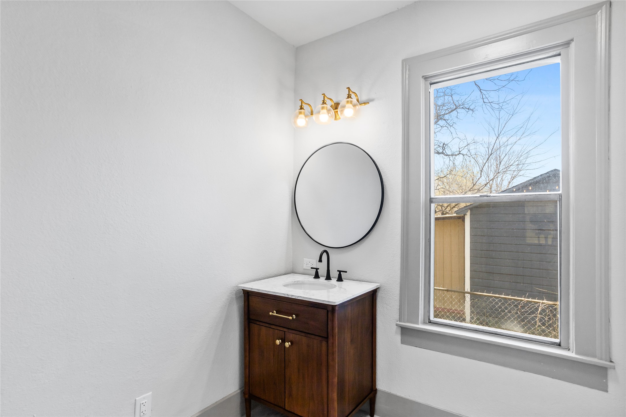 1104 W Hanna Street Denison TX 75020
