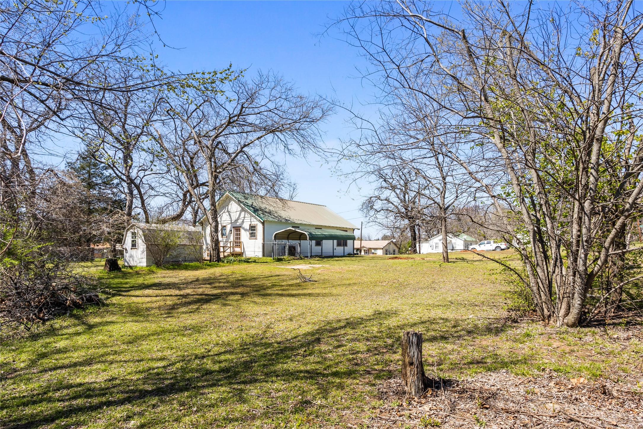 1104 W Hanna Street Denison TX 75020