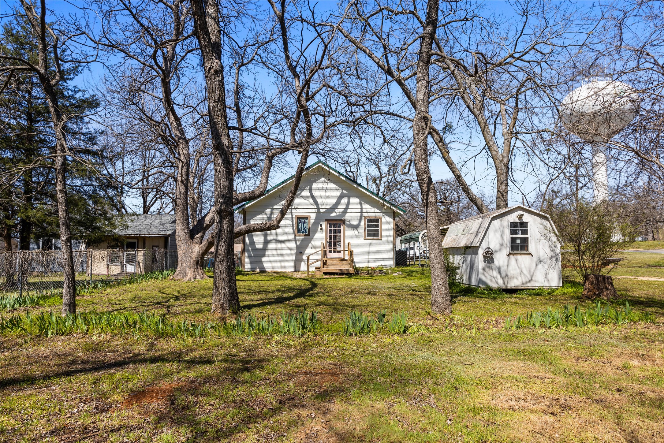 1104 W Hanna Street Denison TX 75020