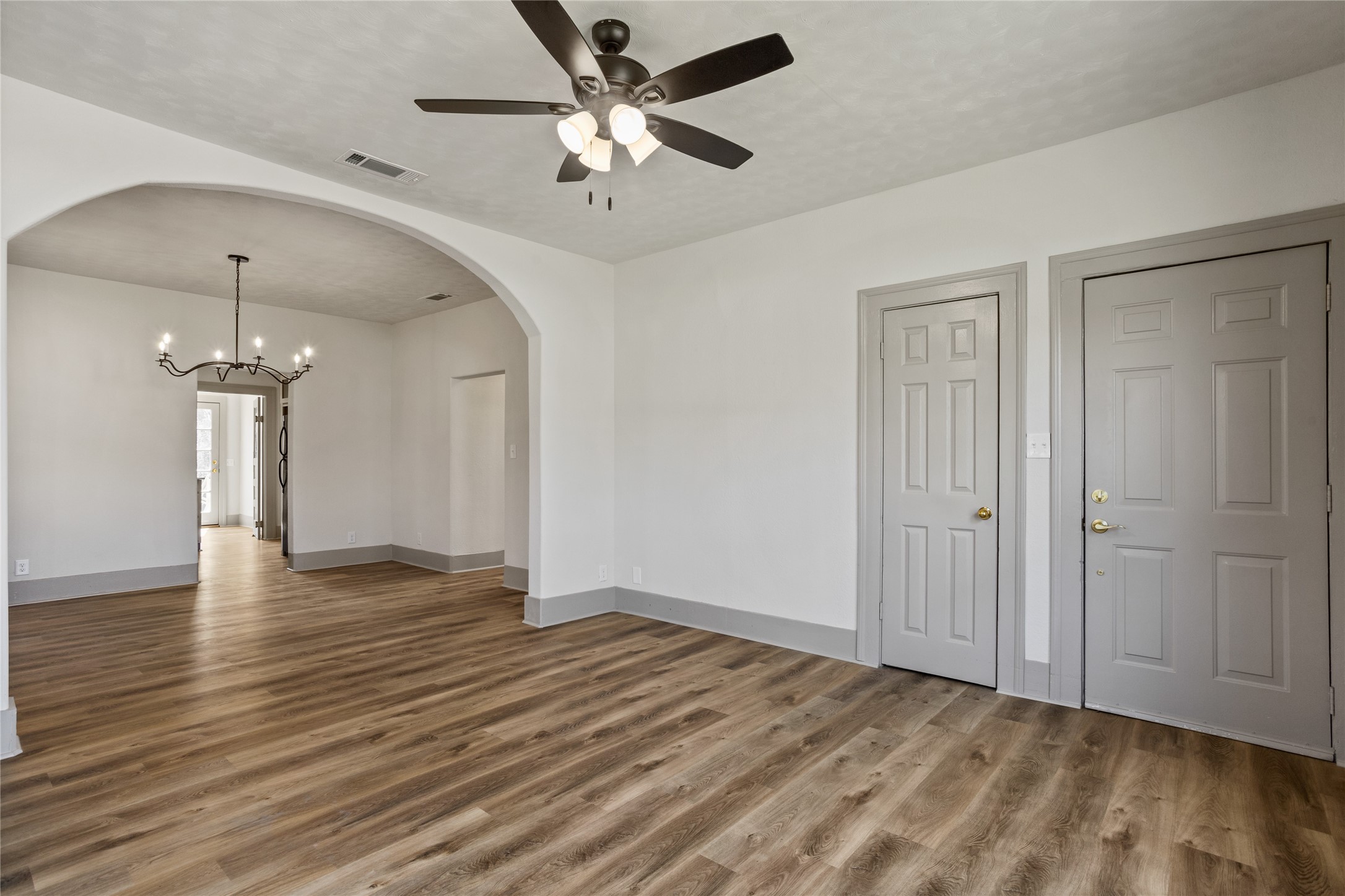 1104 W Hanna Street Denison TX 75020