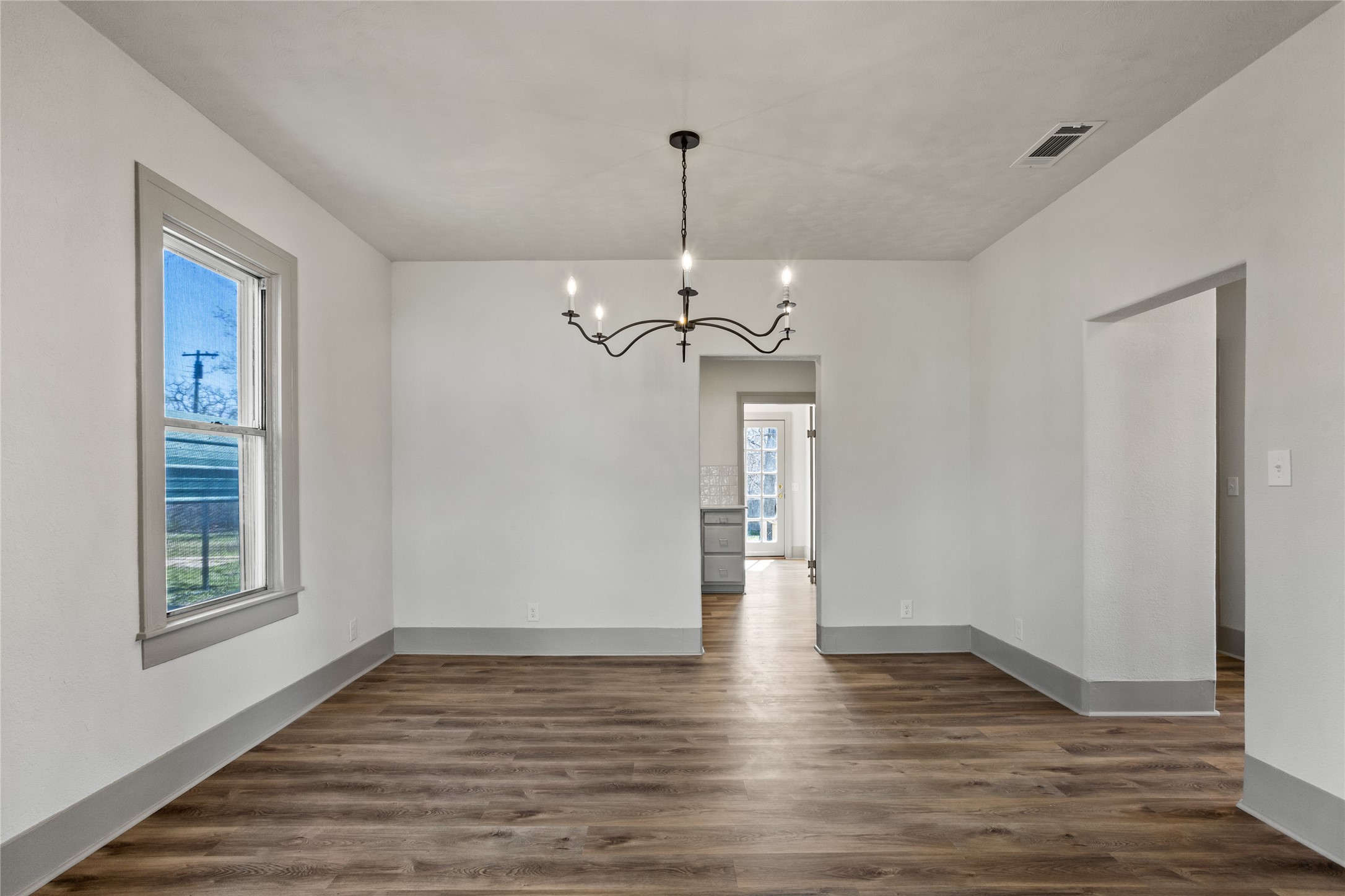1104 W Hanna Street Denison TX 75020