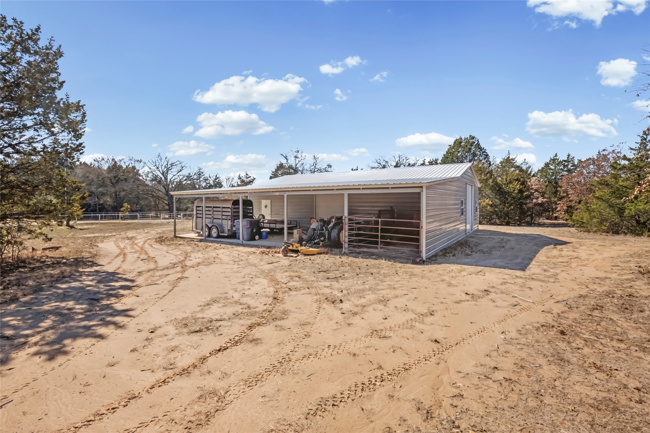 1975 Cr 4106 Greenville TX 75401