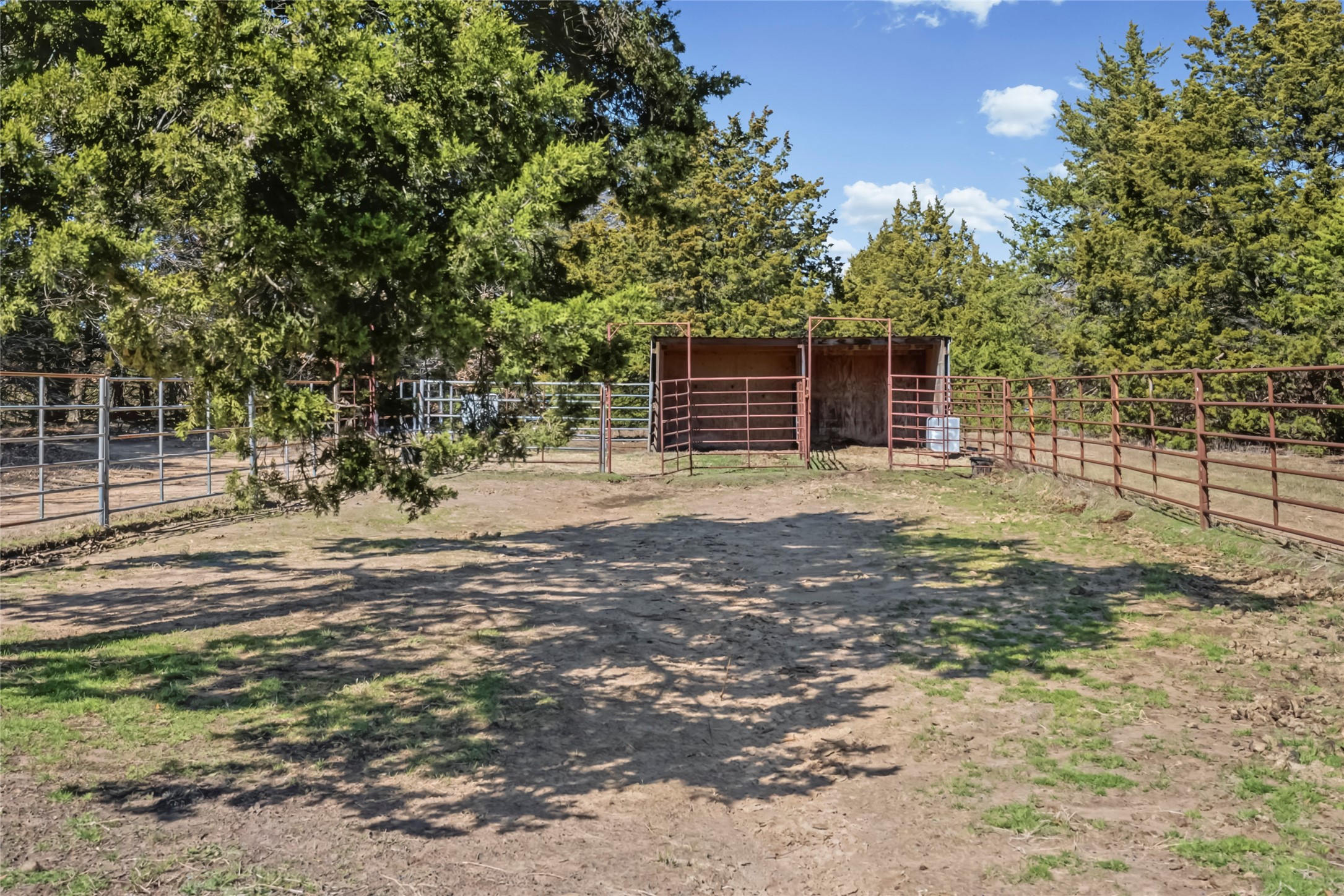 1975 Cr 4106 Greenville TX 75401