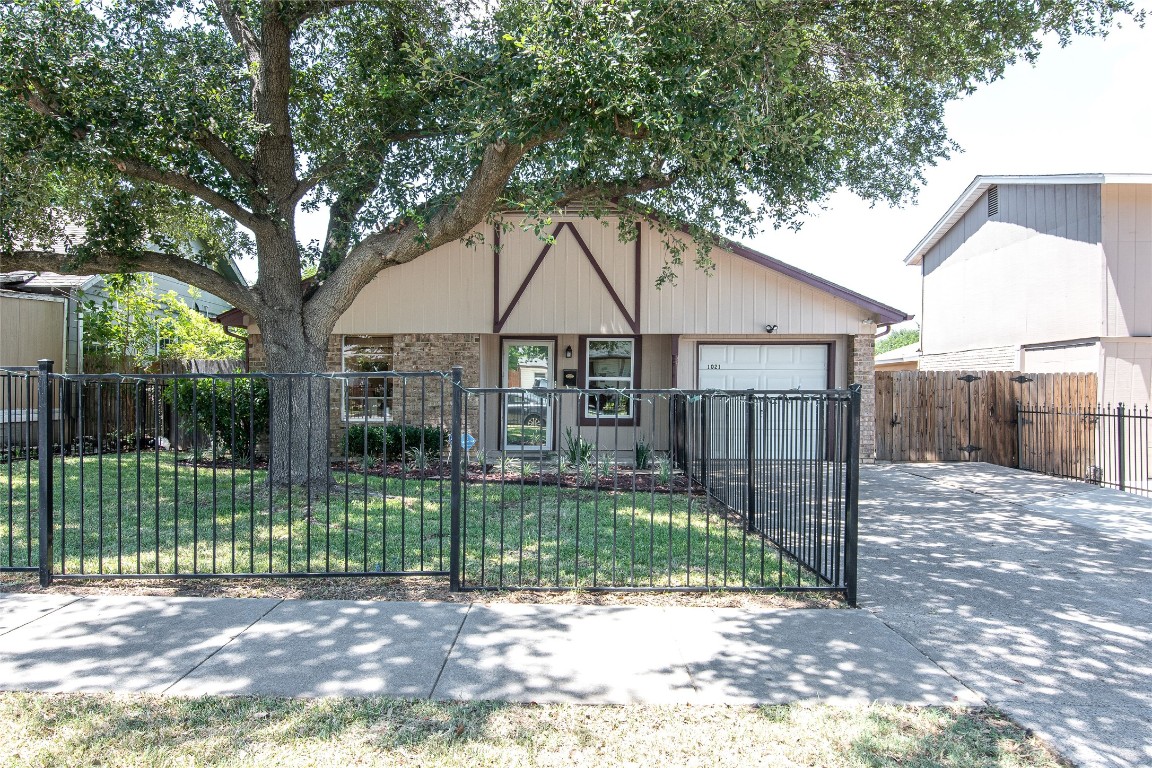 1021 Glen Garden Drive Fort Worth TX 76104