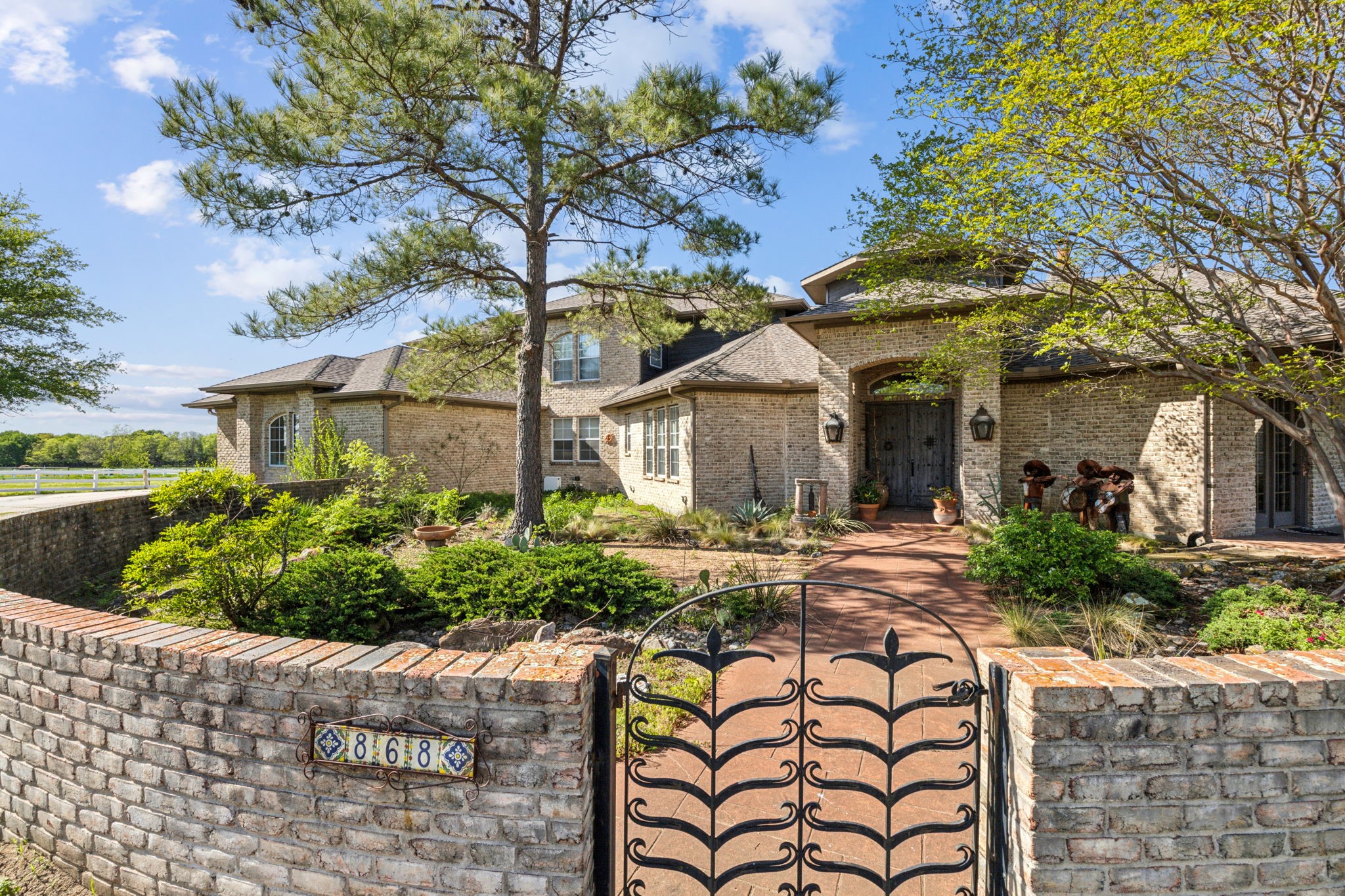 868 English Road Rockwall TX 75032