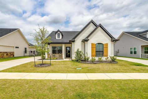 1568 Lizzie Lane Burleson TX 76028
