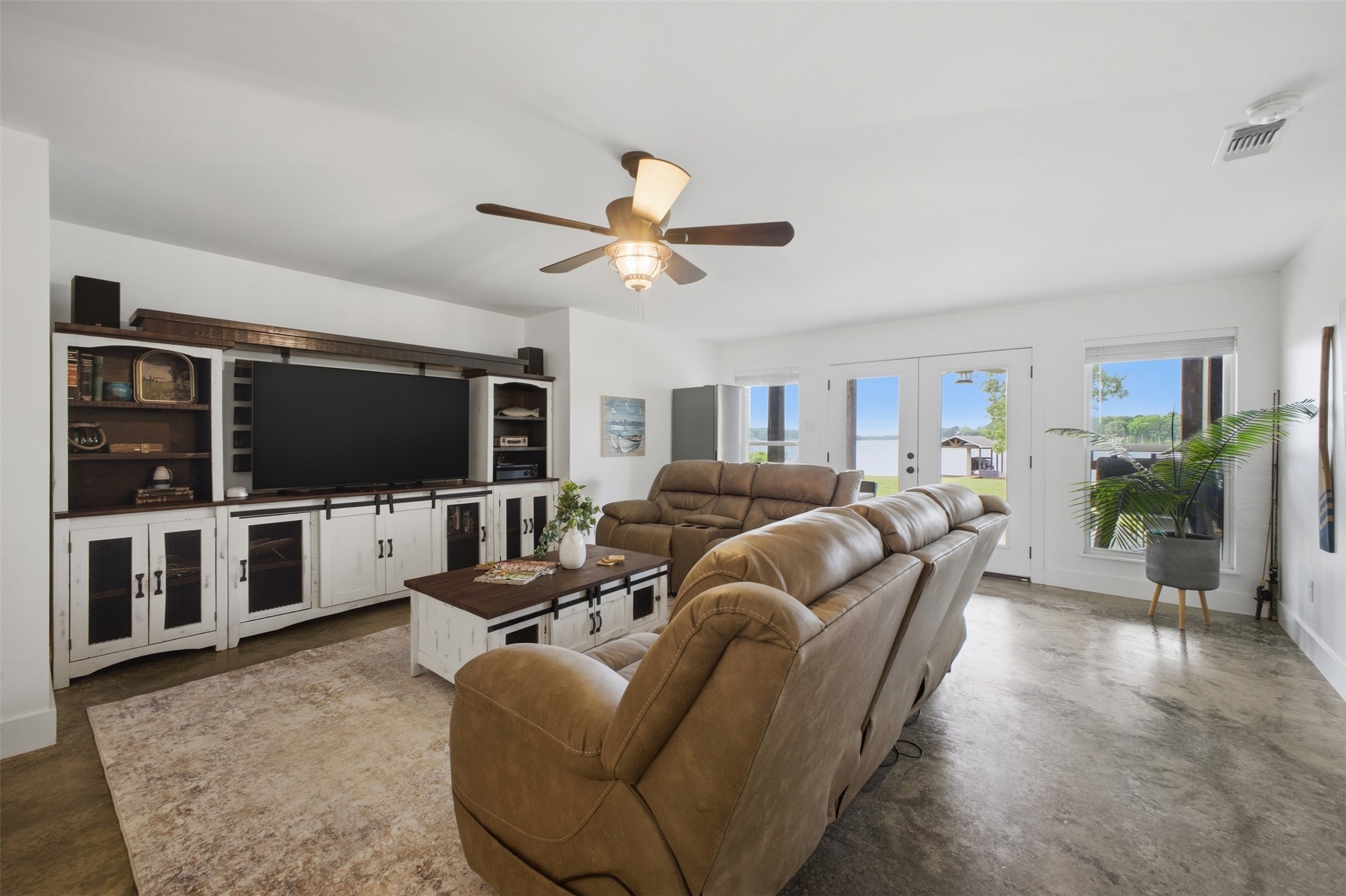 563 Caddo Trail Scroggins TX 75480