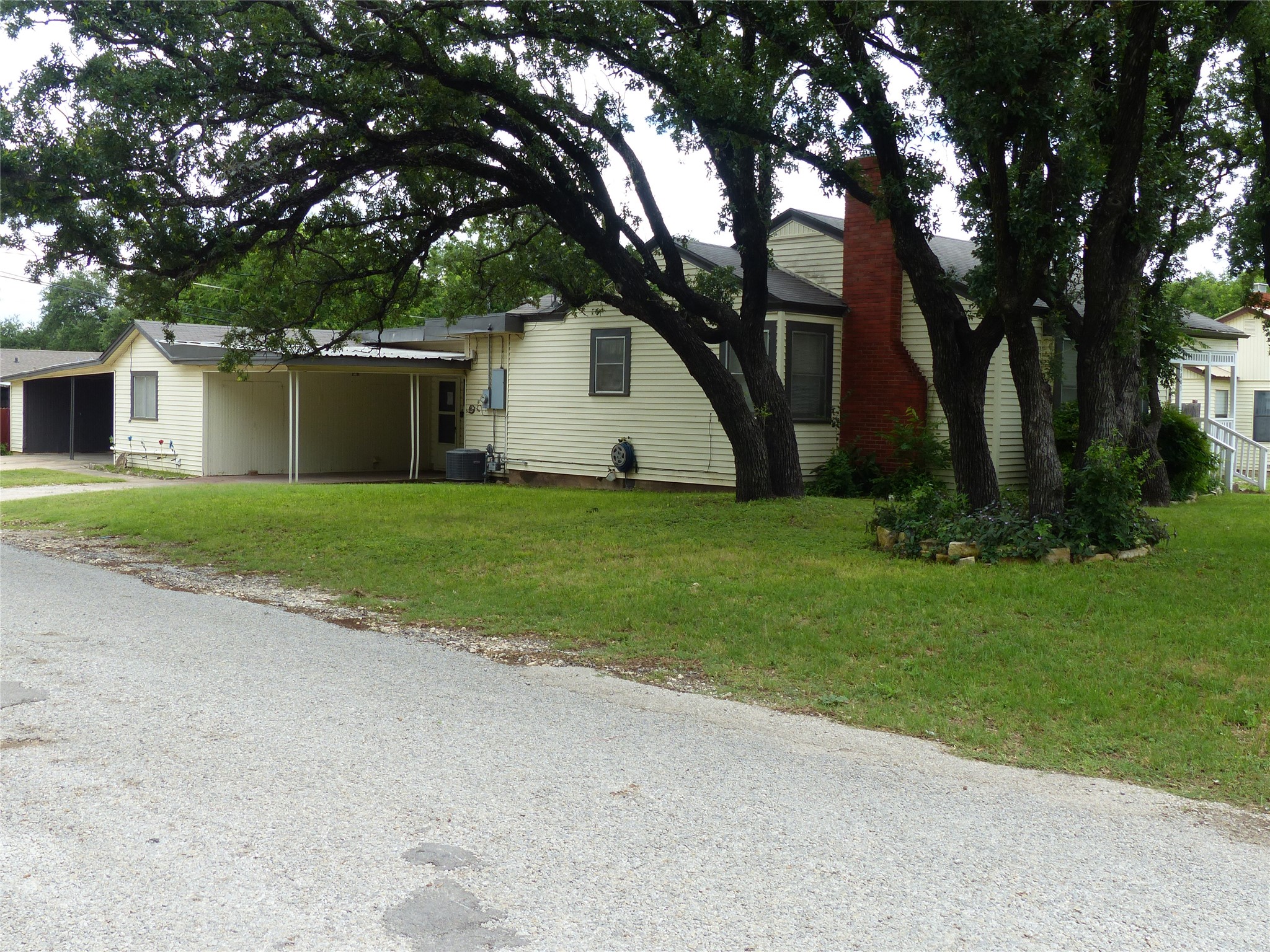1801 Pine Brady TX 76825