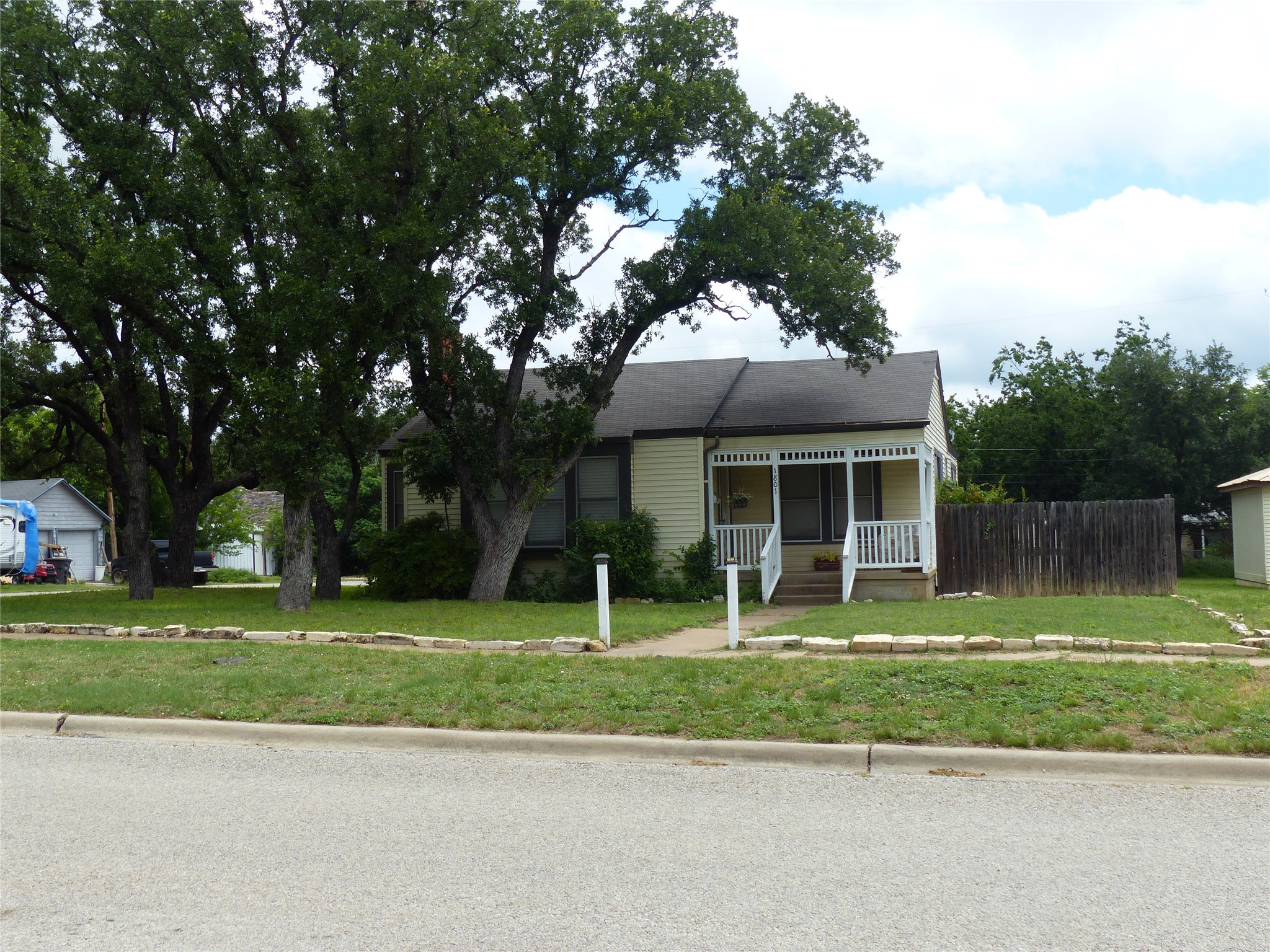 1801 Pine Brady TX 76825