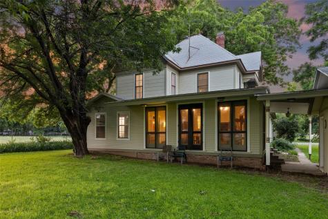 405 W Clifton Street Pilot Point TX 76258