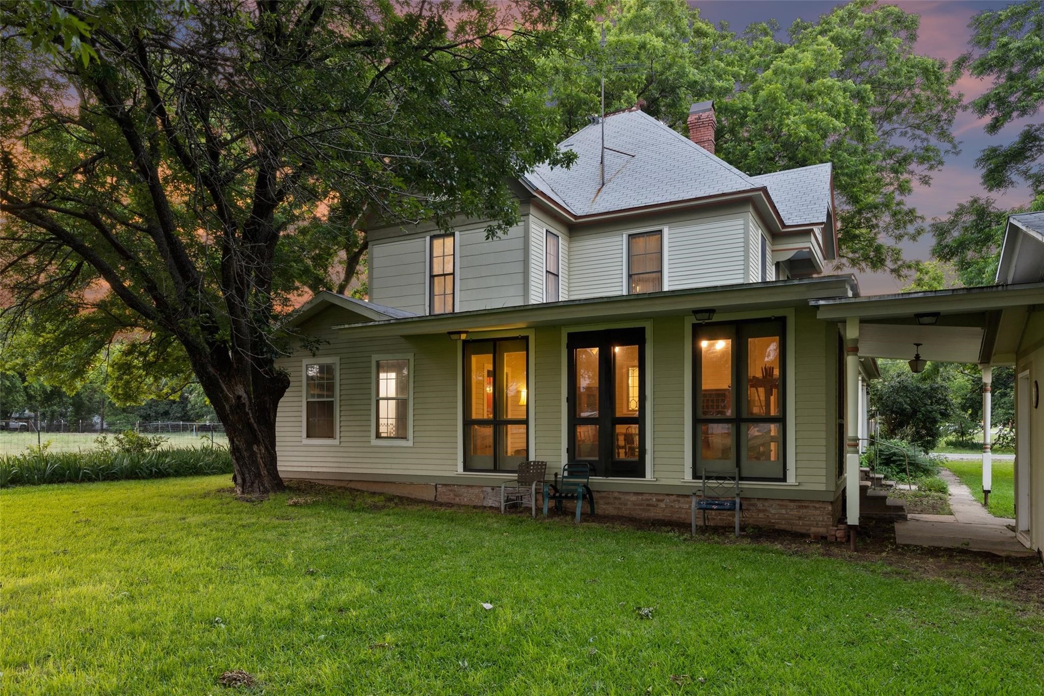 405 W Clifton Street Pilot Point TX 76258