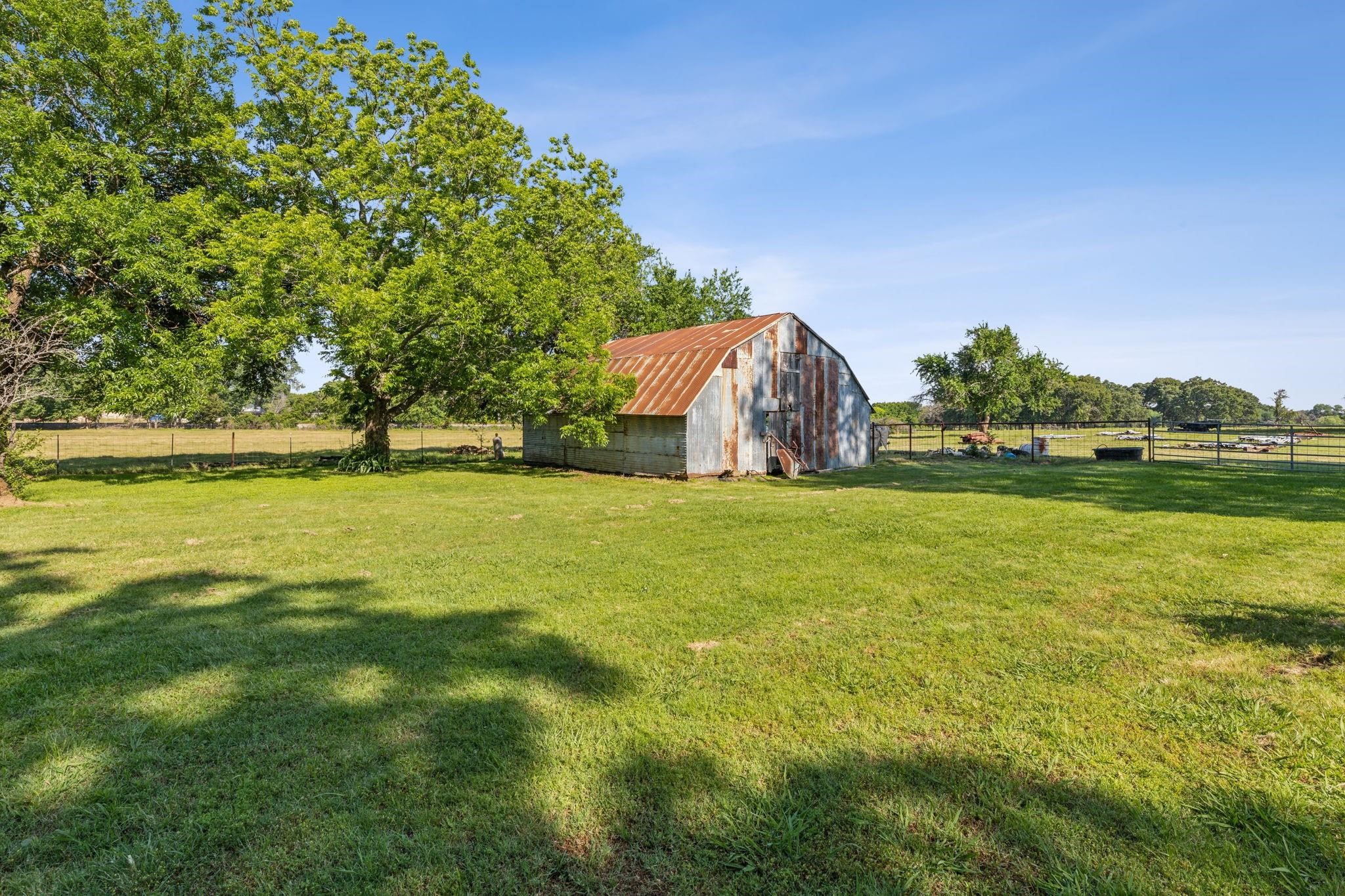405 W Clifton Street Pilot Point TX 76258