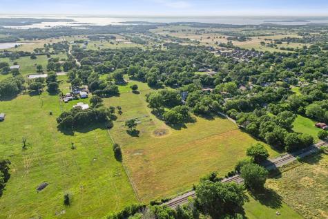 405 W Clifton Street Pilot Point TX 76258
