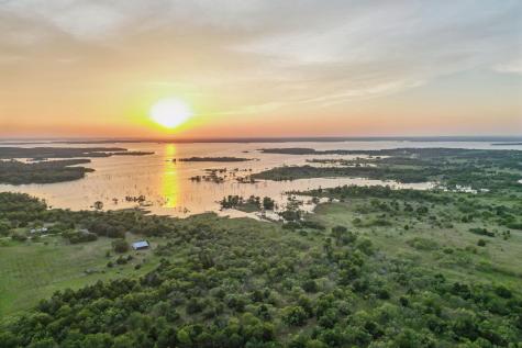 405 W Clifton Street Pilot Point TX 76258