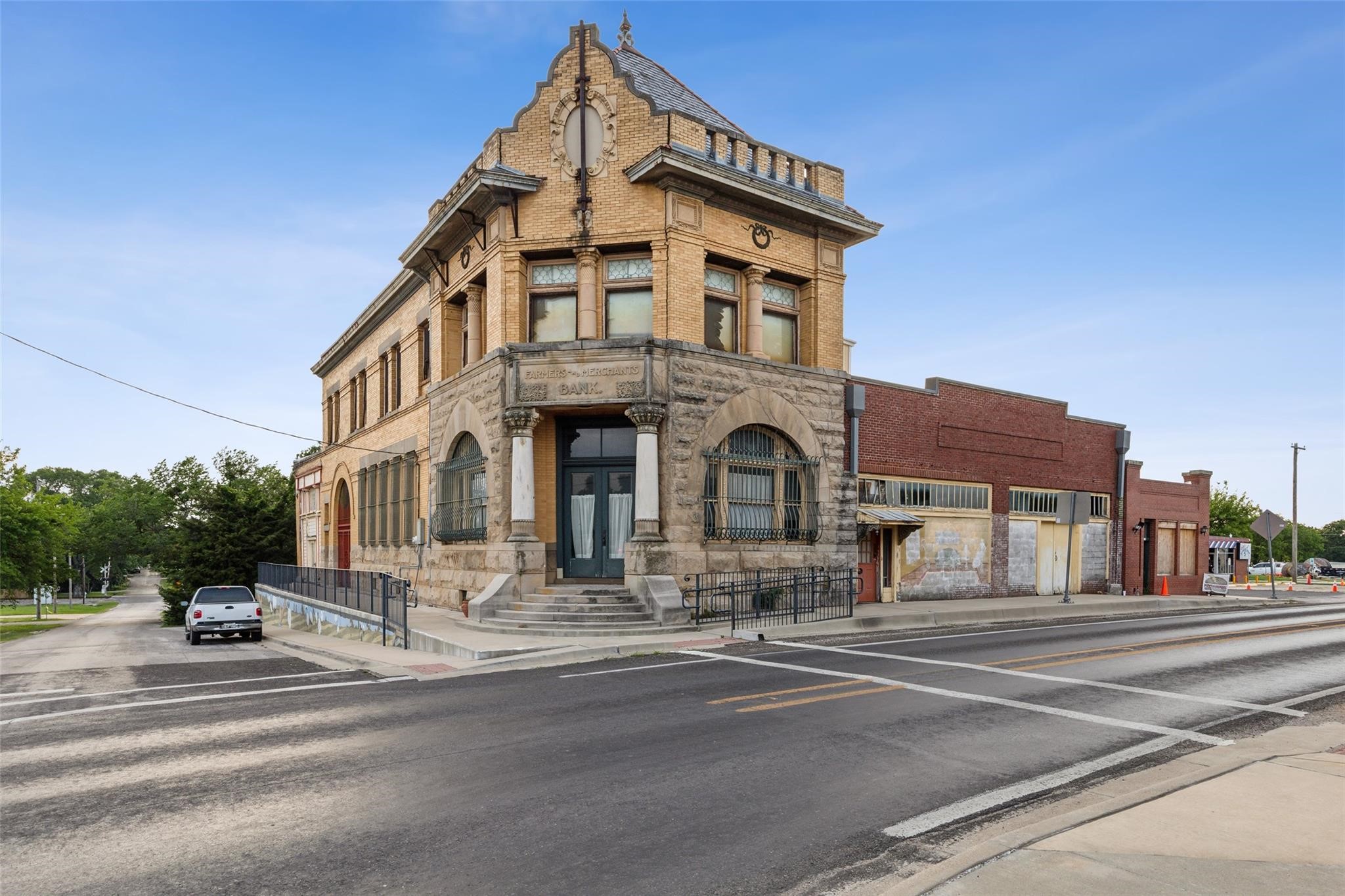 405 W Clifton Street Pilot Point TX 76258